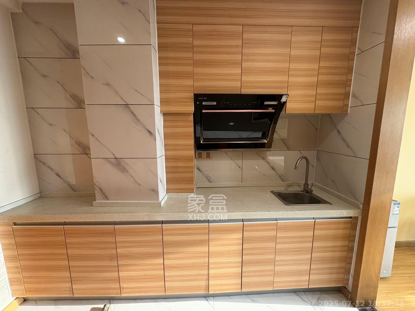 众东国际  1室1厅1卫    2000.0元/月 众东国际  1室1厅1卫    2000.0元/月室内图