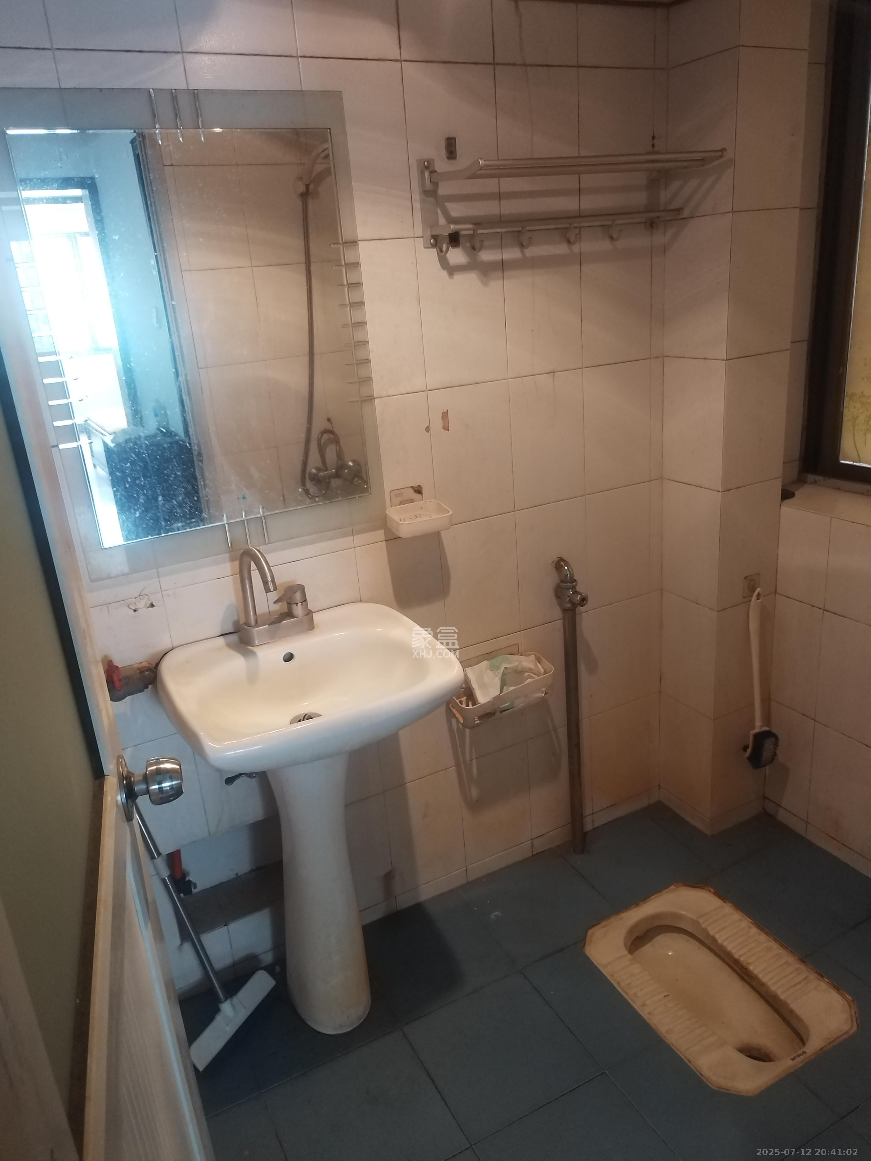 友谊社区（建湘瓷厂住宅小区）  2室2厅1卫    1600.0元/月室内图