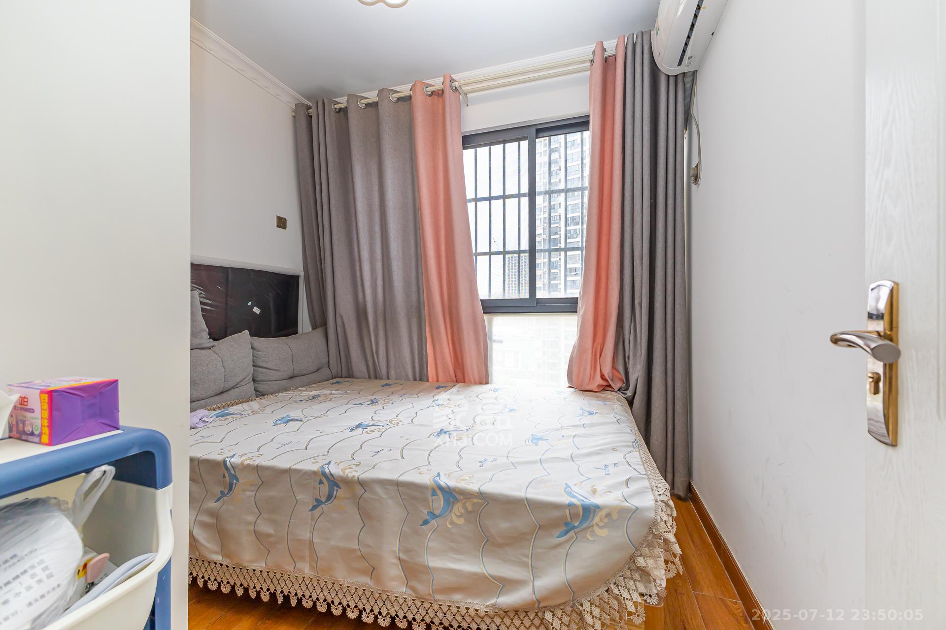 明发国际城  3室2厅2卫    88.8万 明发国际城  3室2厅2卫    88.8万卧室