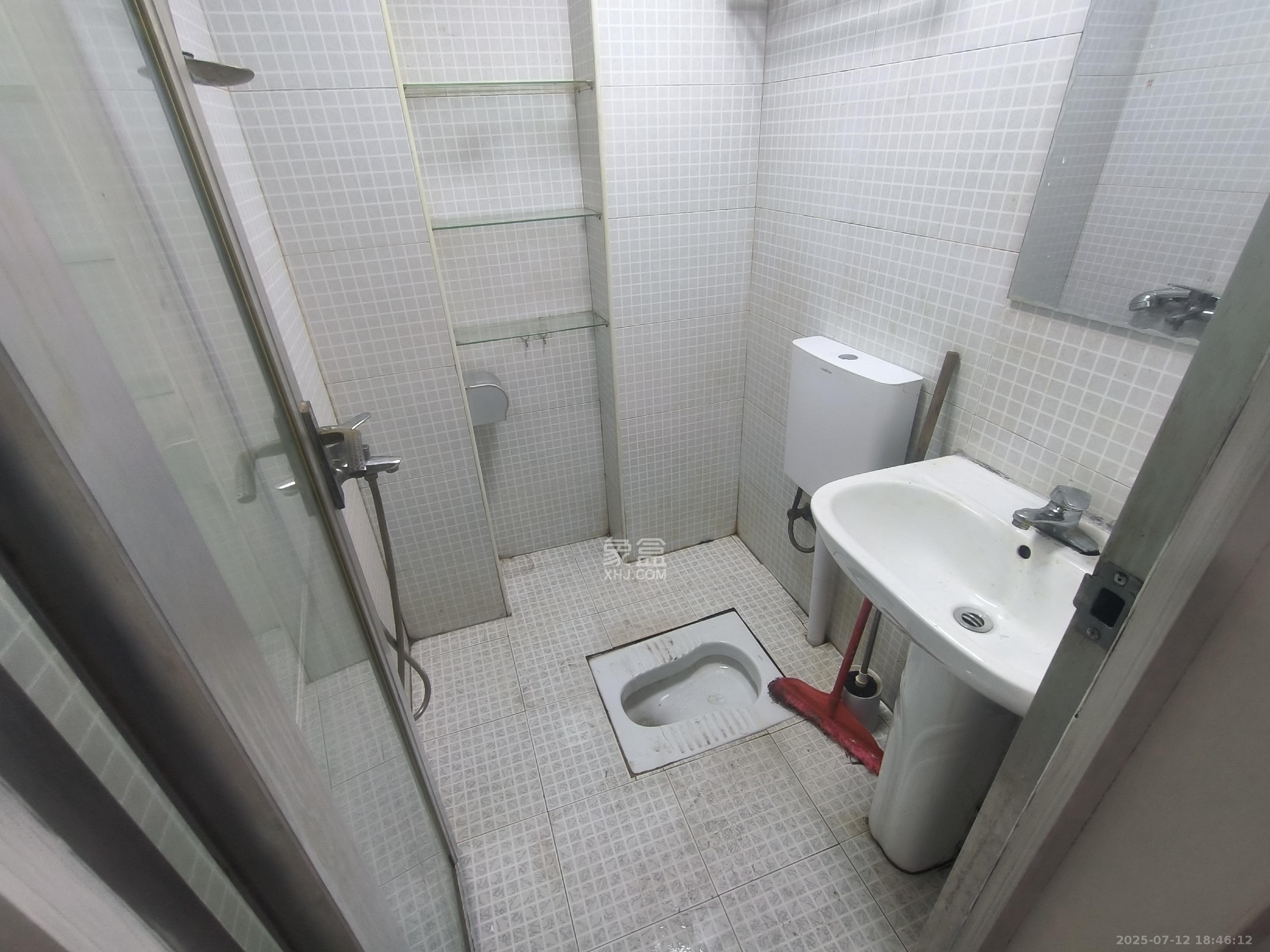 铂宫  1室1厅1卫    1800.0元/月室内图
