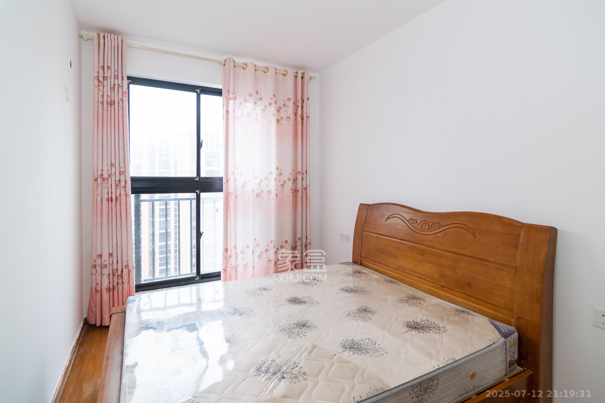 新城国际花都 3室2厅2卫 92.0万 新城国际花都 3室2厅2卫 92.0万卧室