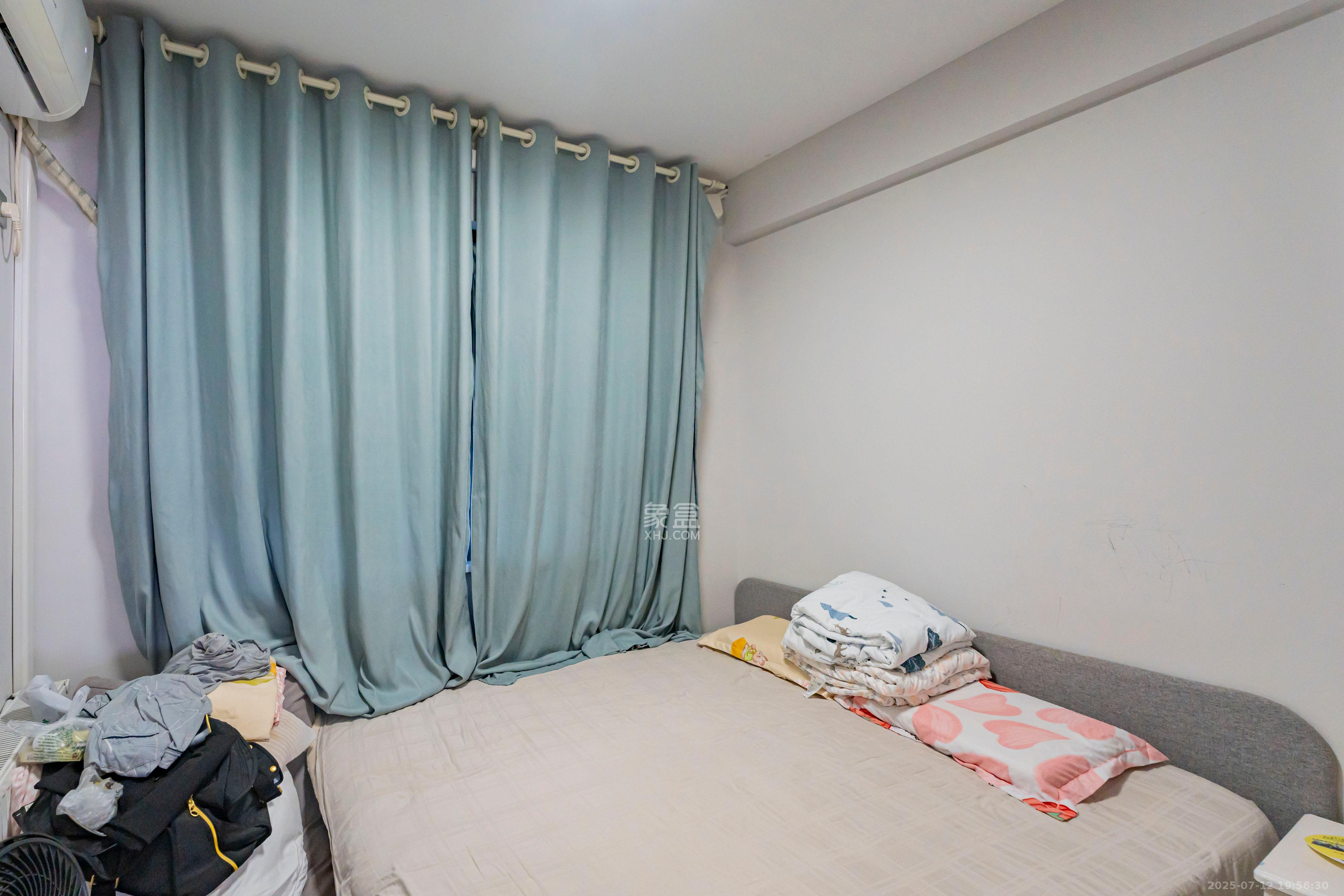 维一星城原山苑  4室2厅2卫   125.00万卧室