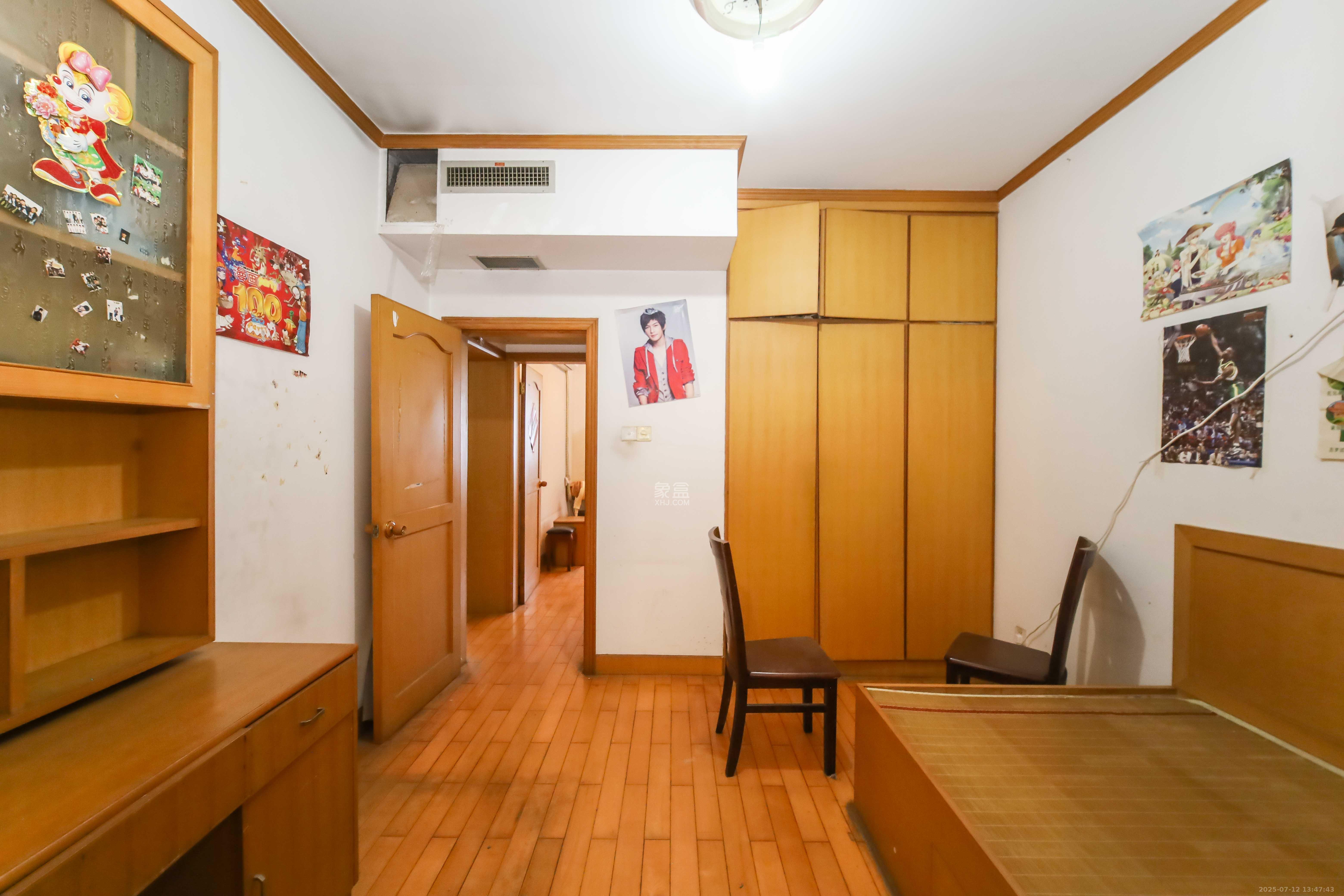 高速公路管理局宿舍  3室2厅2卫   68.00万卧室