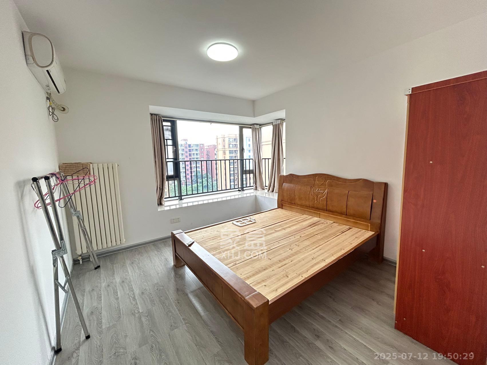 怡海星城 3室2厅2卫 2500.0元/月 怡海星城 3室2厅2卫 2500.0元/月室内图