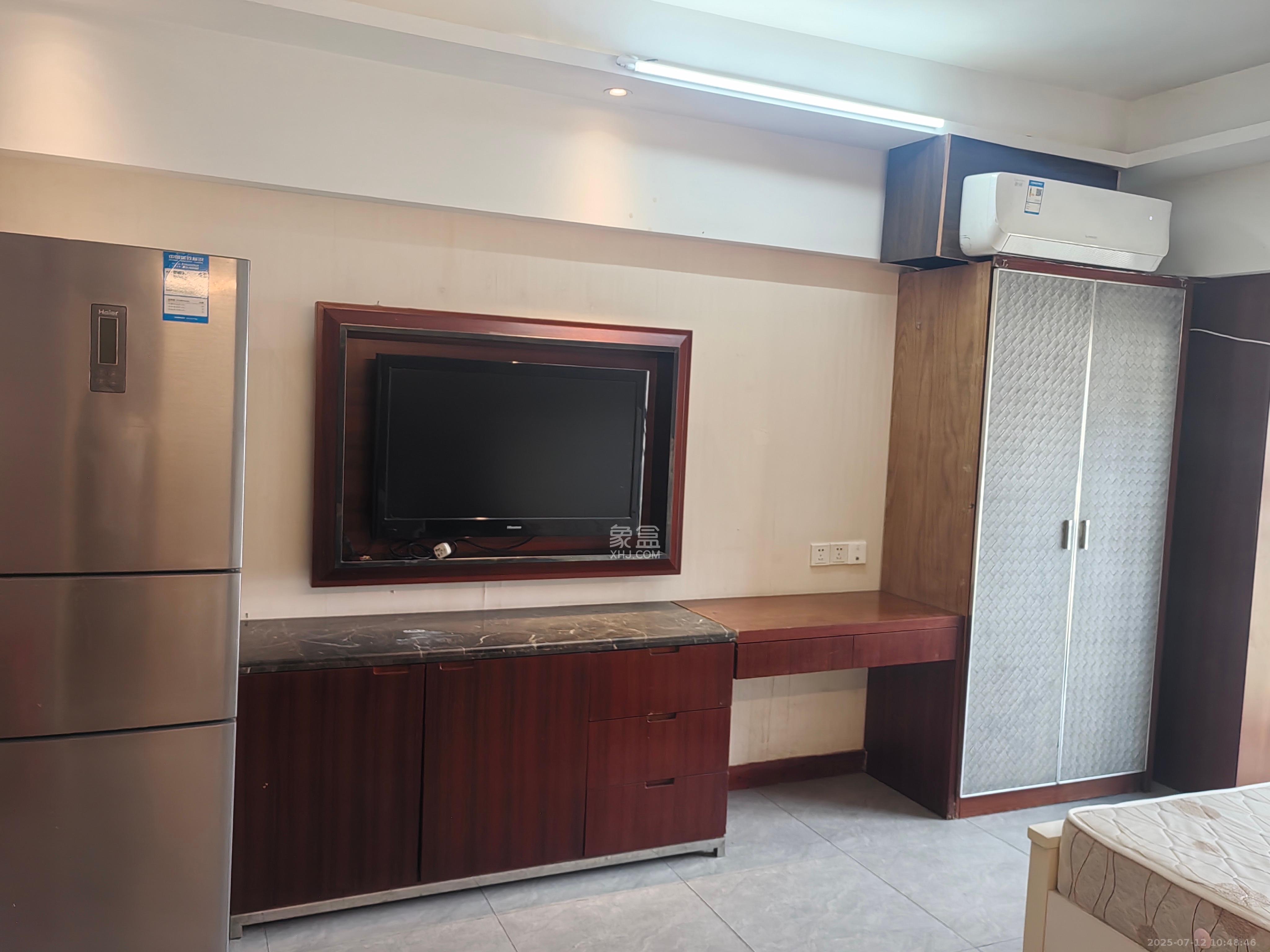山水华景  2室1厅1卫   1300.00元/月室内图
