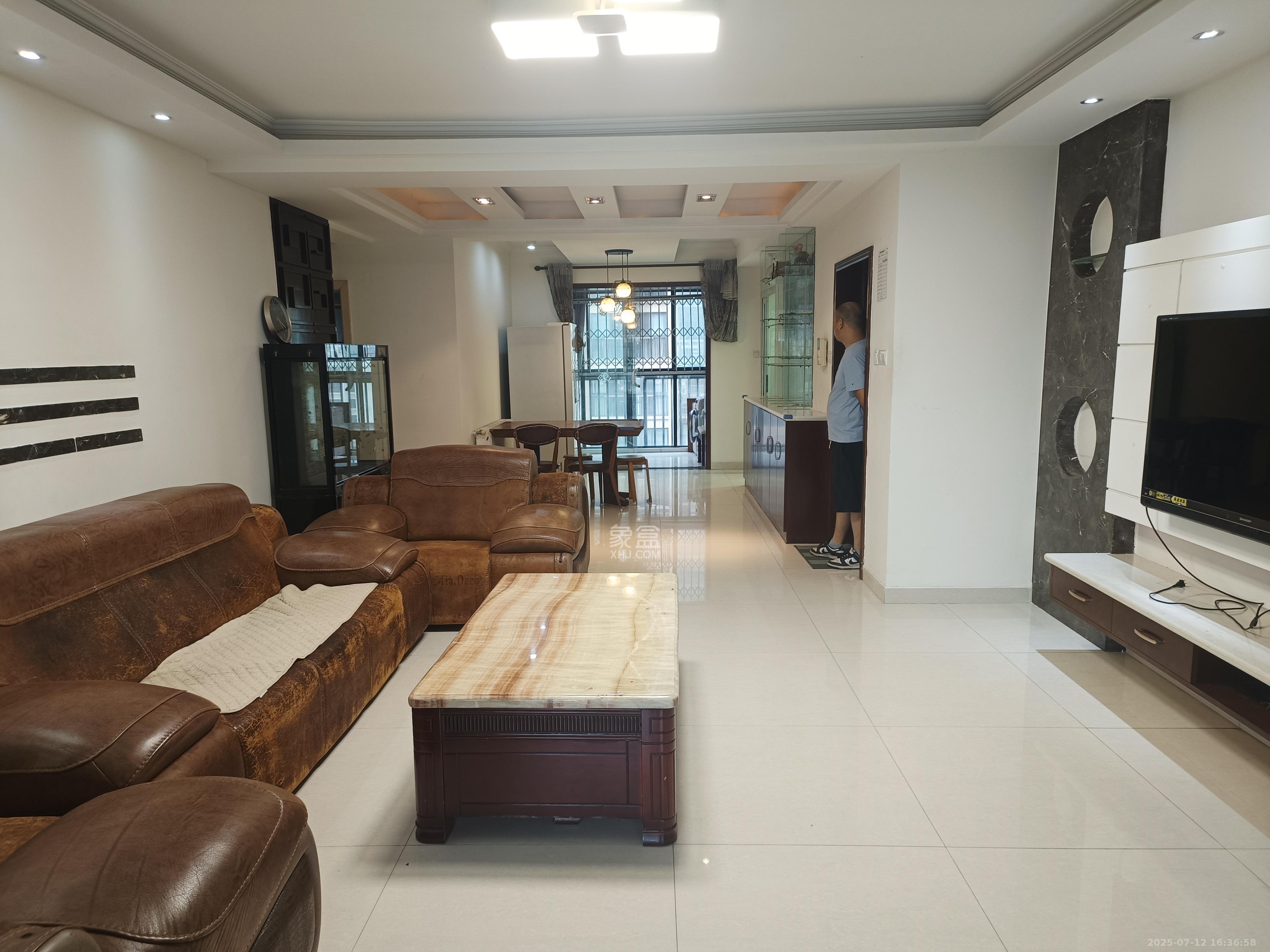 三江花中城 4室2厅1卫 3500.0元/月 三江花中城 4室2厅1卫 3500.0元/月室内图