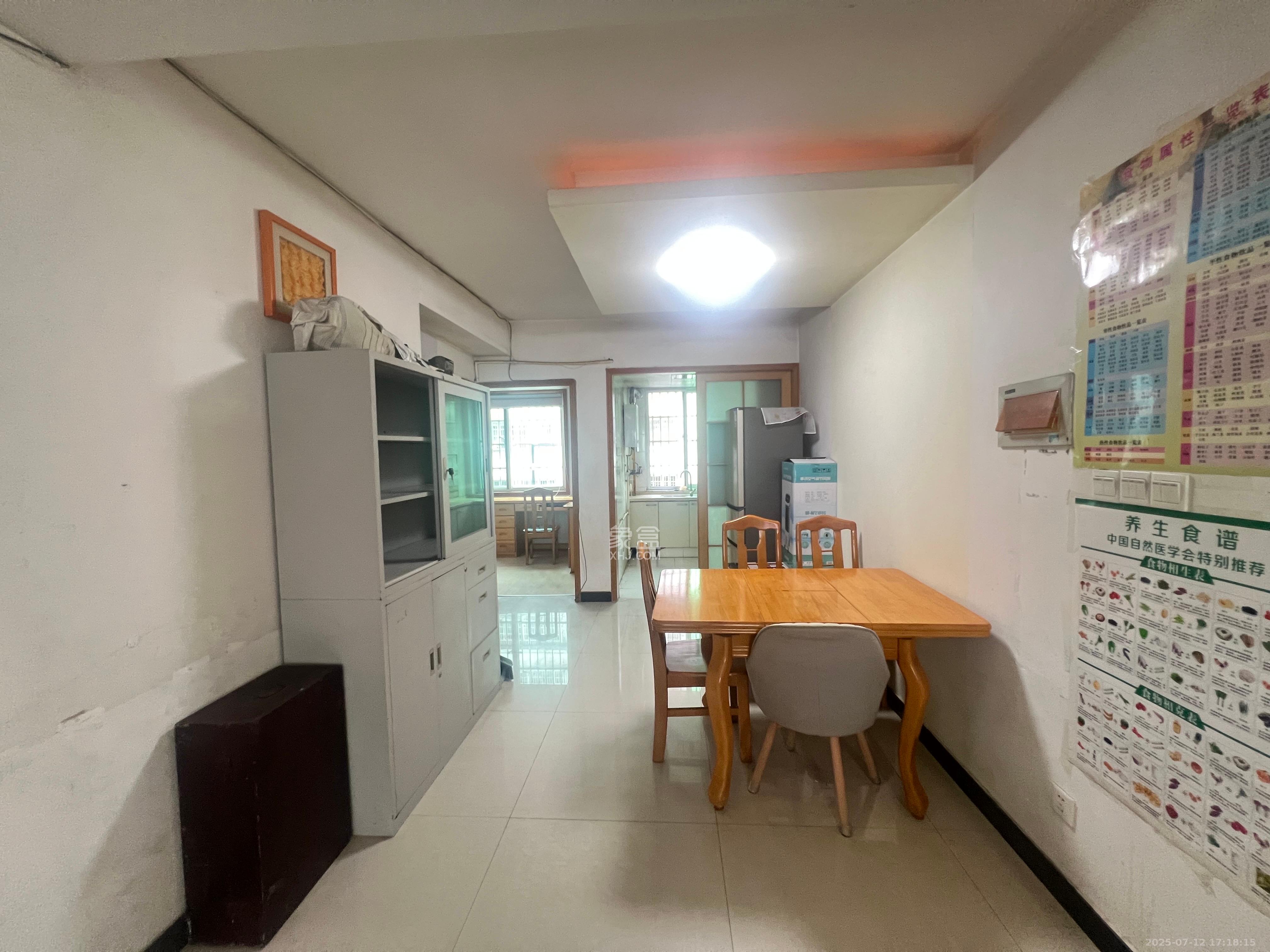 恩瑞麓山名园（龙王港小区）  3室2厅2卫    2400.0元/月室内图