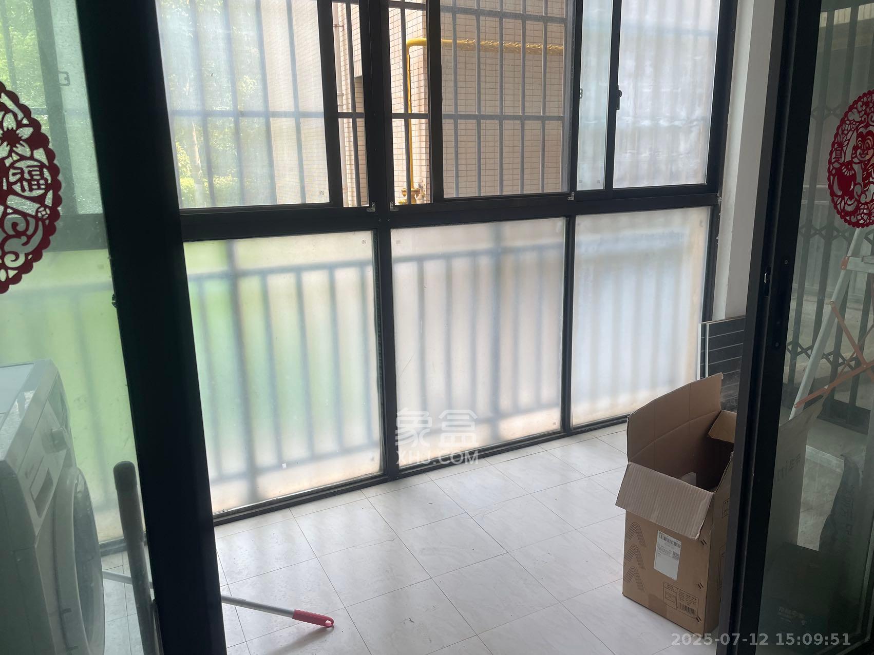 钰龙天下二期（钰龙佳园）  3室2厅2卫   2500.00元/月室内图