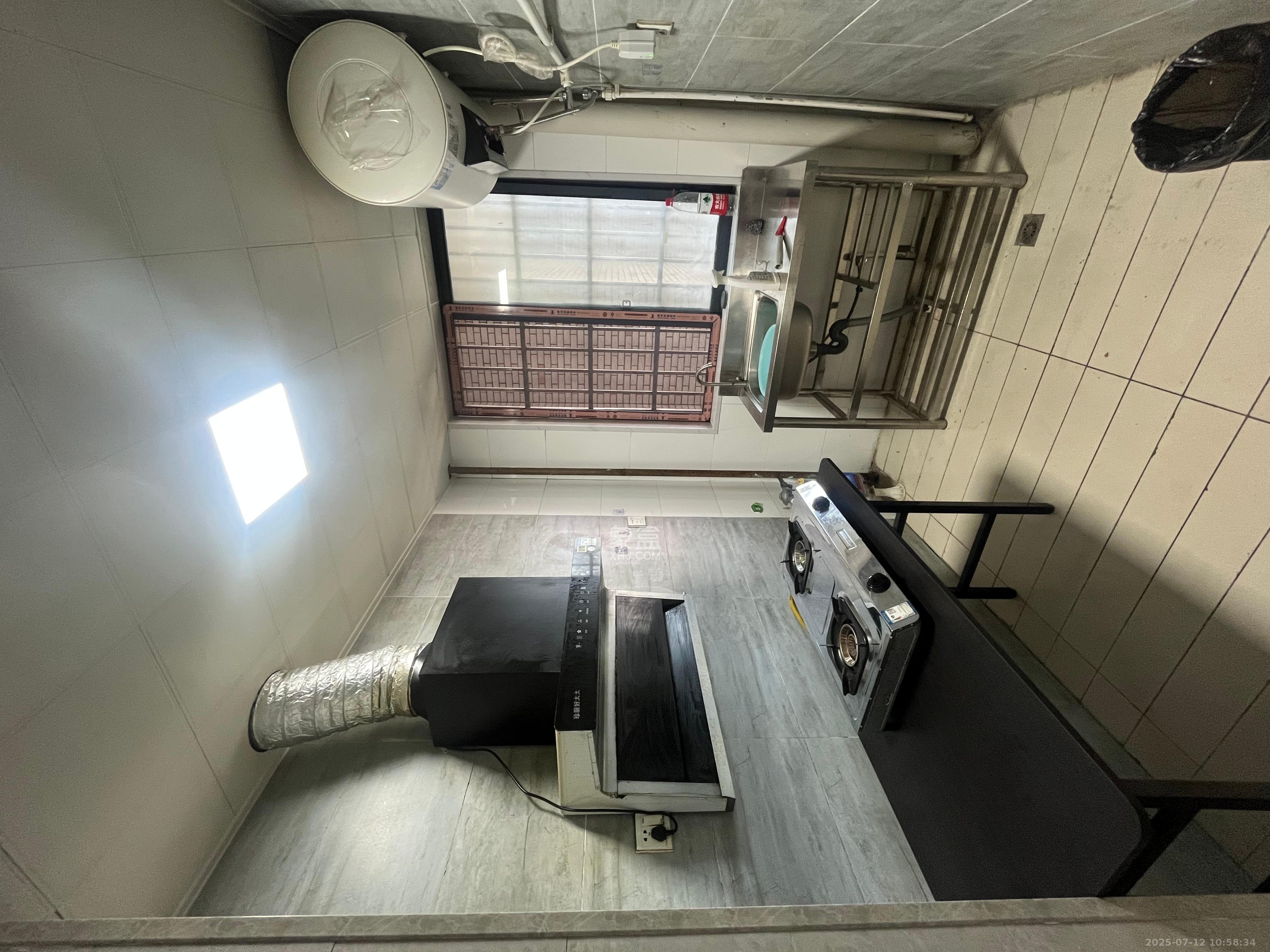 曙光领峰(曙光家园)  3室1厅1卫    2200.0元/月 曙光领峰(曙光家园)  3室1厅1卫    2200.0元/月室内图