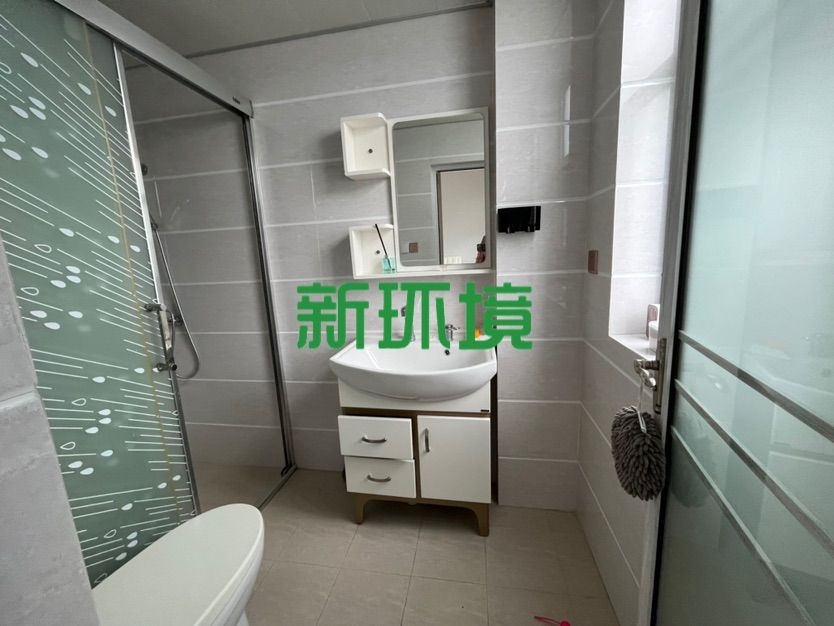 玉恒龙岸小区  3室2厅2卫    1780.0元/月室内图