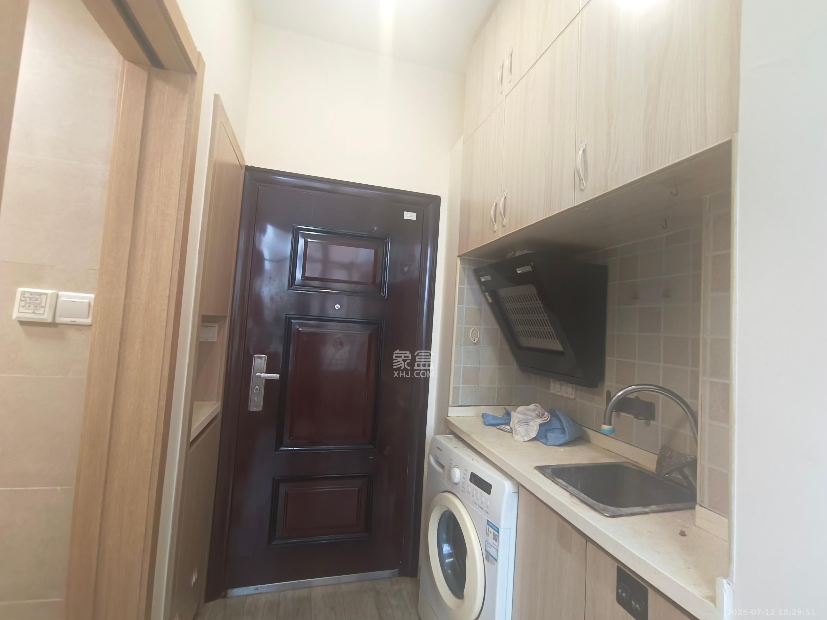 兰亭湾畔 1室1厅1卫 900.0元/月 兰亭湾畔 1室1厅1卫 900.0元/月室内图