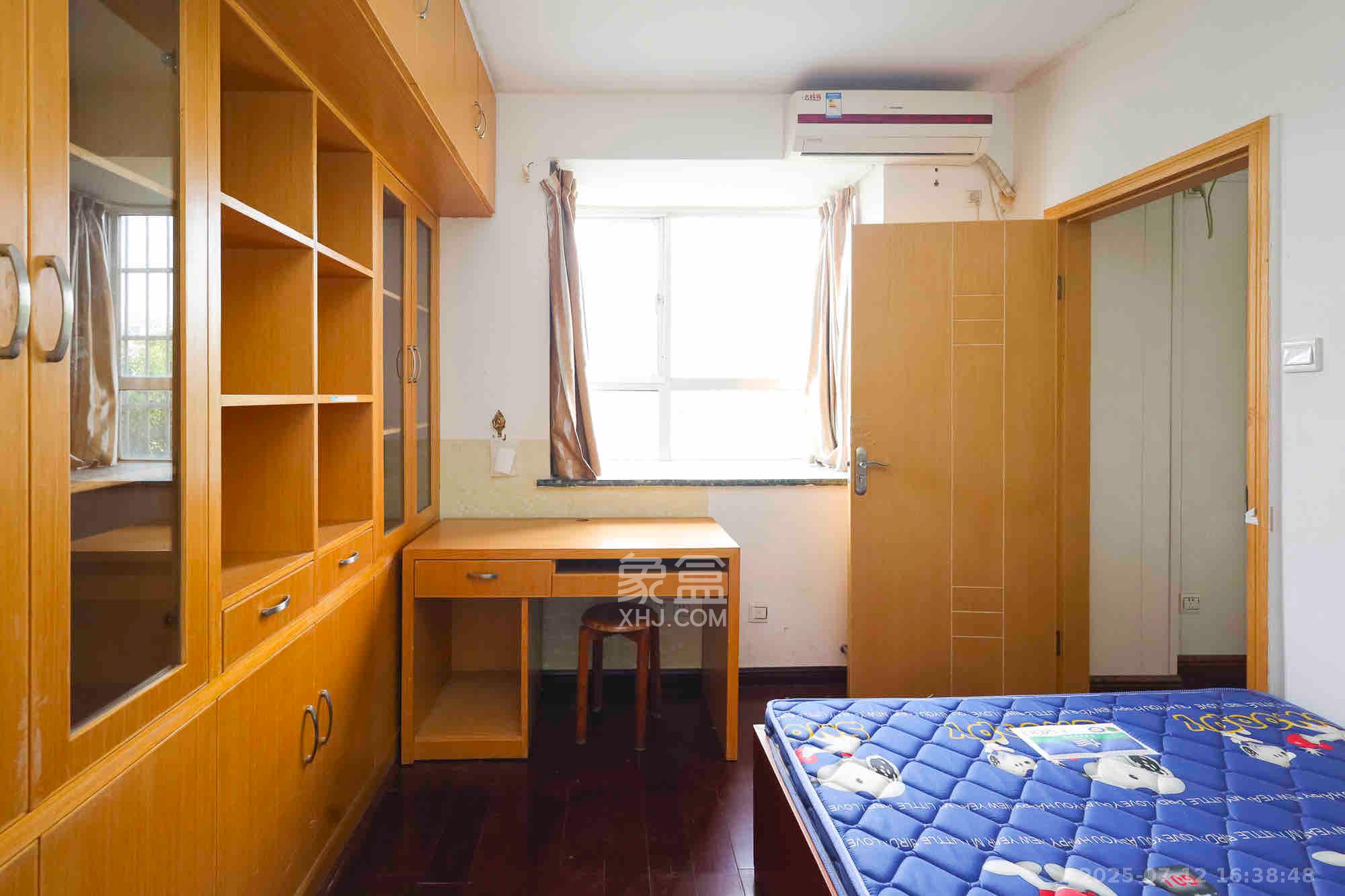 麓山国际实验学校教师公寓宿舍  4室2厅2卫   6200.00元/月室内图