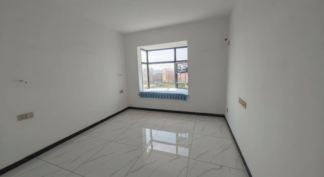 金信顺馨园  2室1厅1卫    30.8万 金信顺馨园  2室1厅1卫    30.8万客厅