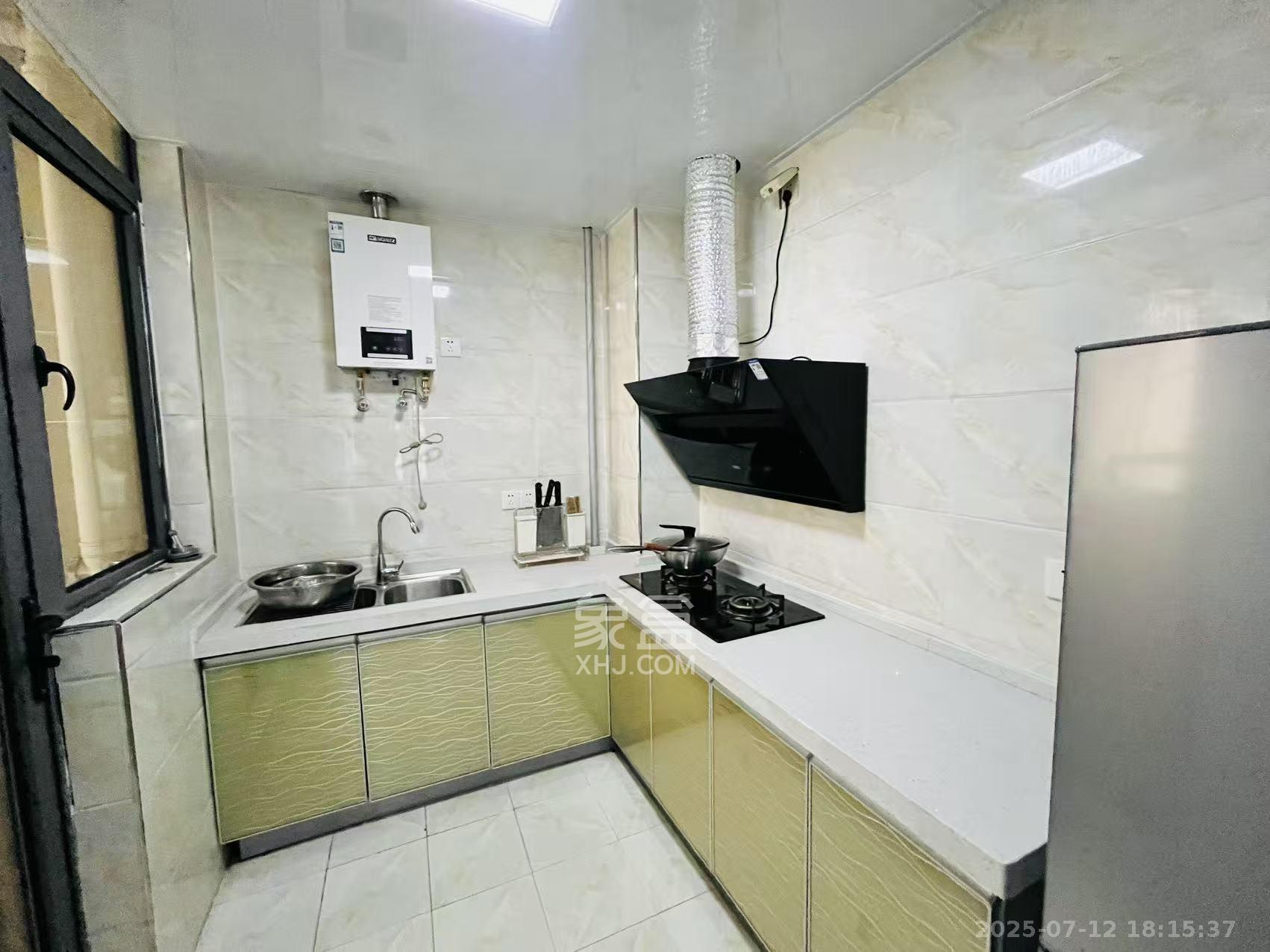 鑫远熙山 4室2厅1卫 2500.0元/月 鑫远熙山 4室2厅1卫 2500.0元/月室内图