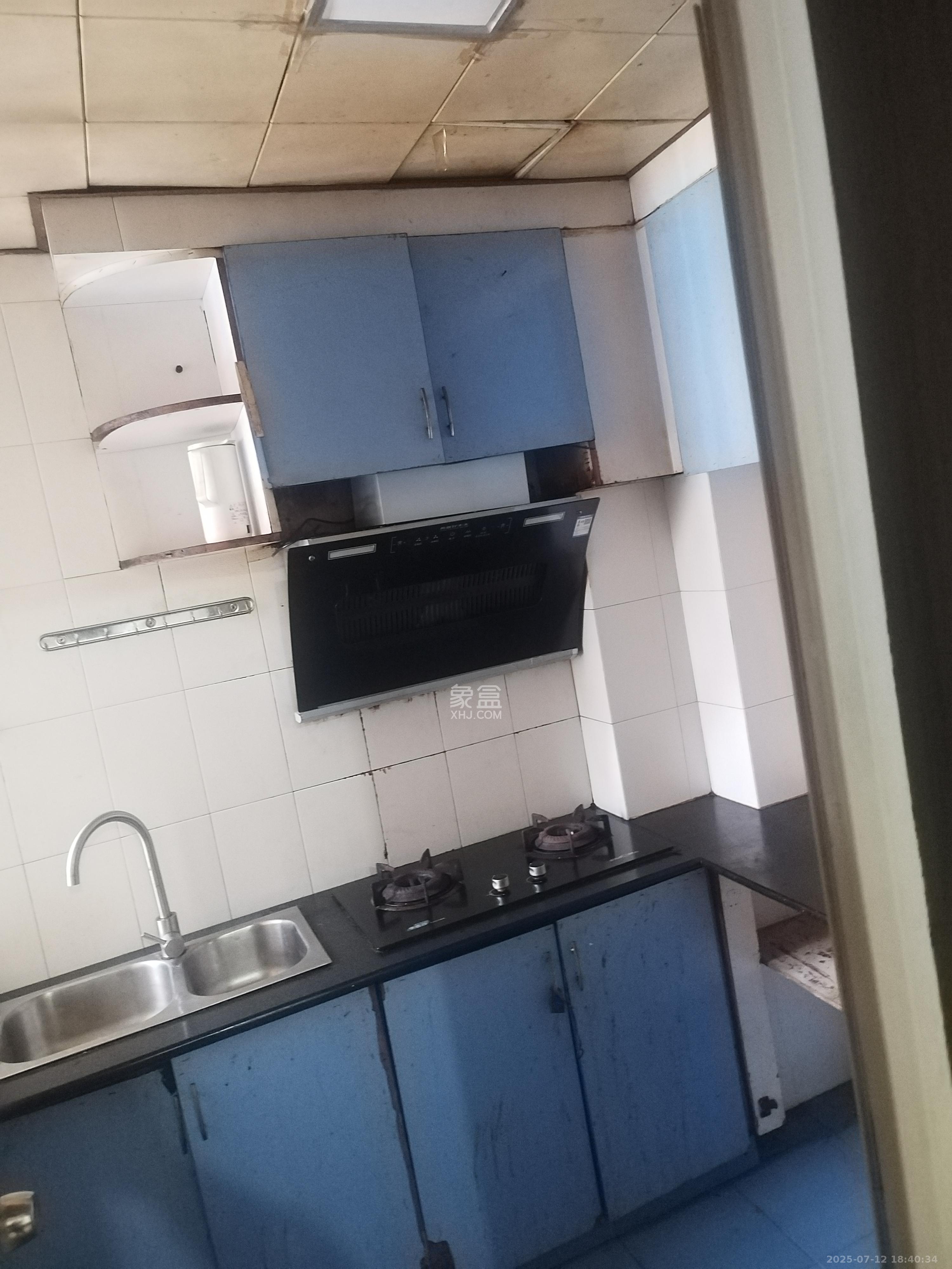 友谊社区(建湘瓷厂住宅小区) 1室0厅0卫 1600.0元/月 友谊社区(建湘瓷厂住宅小区) 1室0厅0卫 1600.0元/月室内图