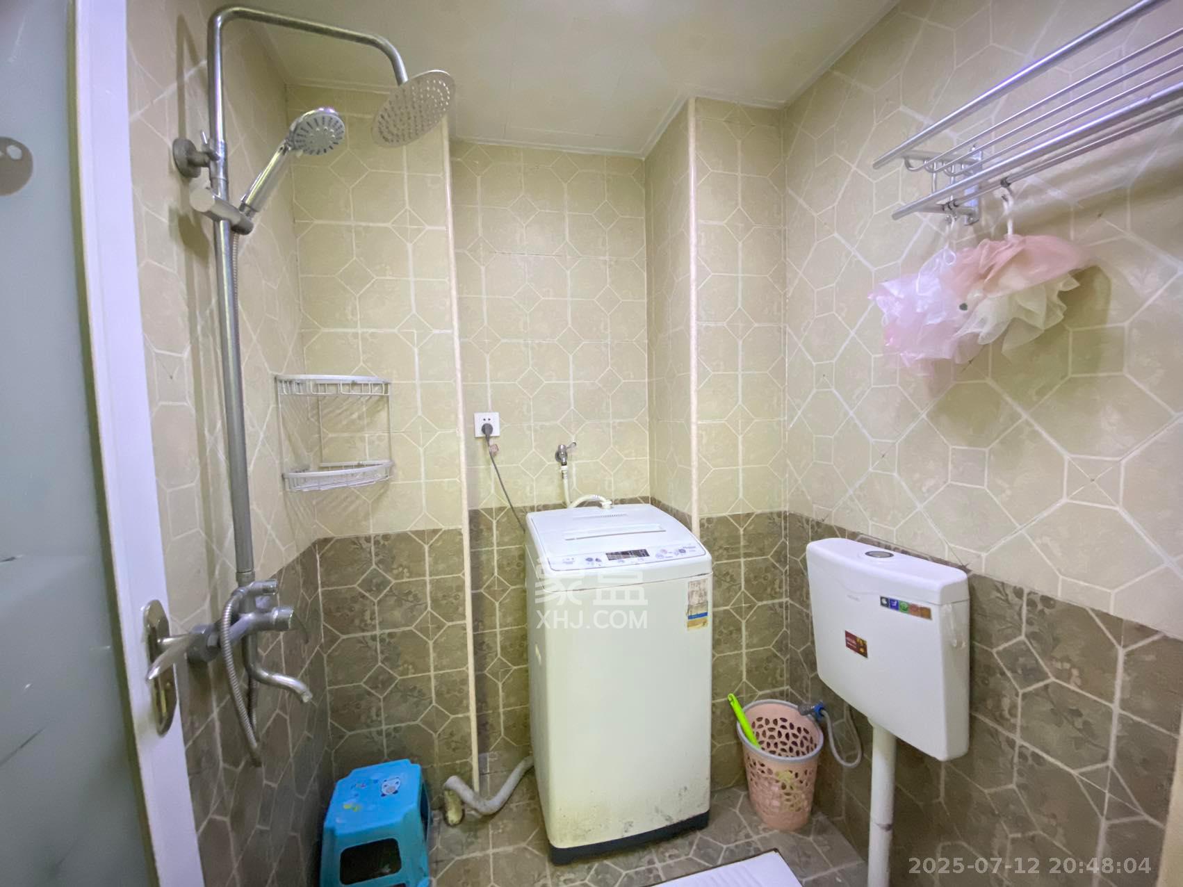 麓山枫情  1室1厅1卫   1800.00元/月室内图