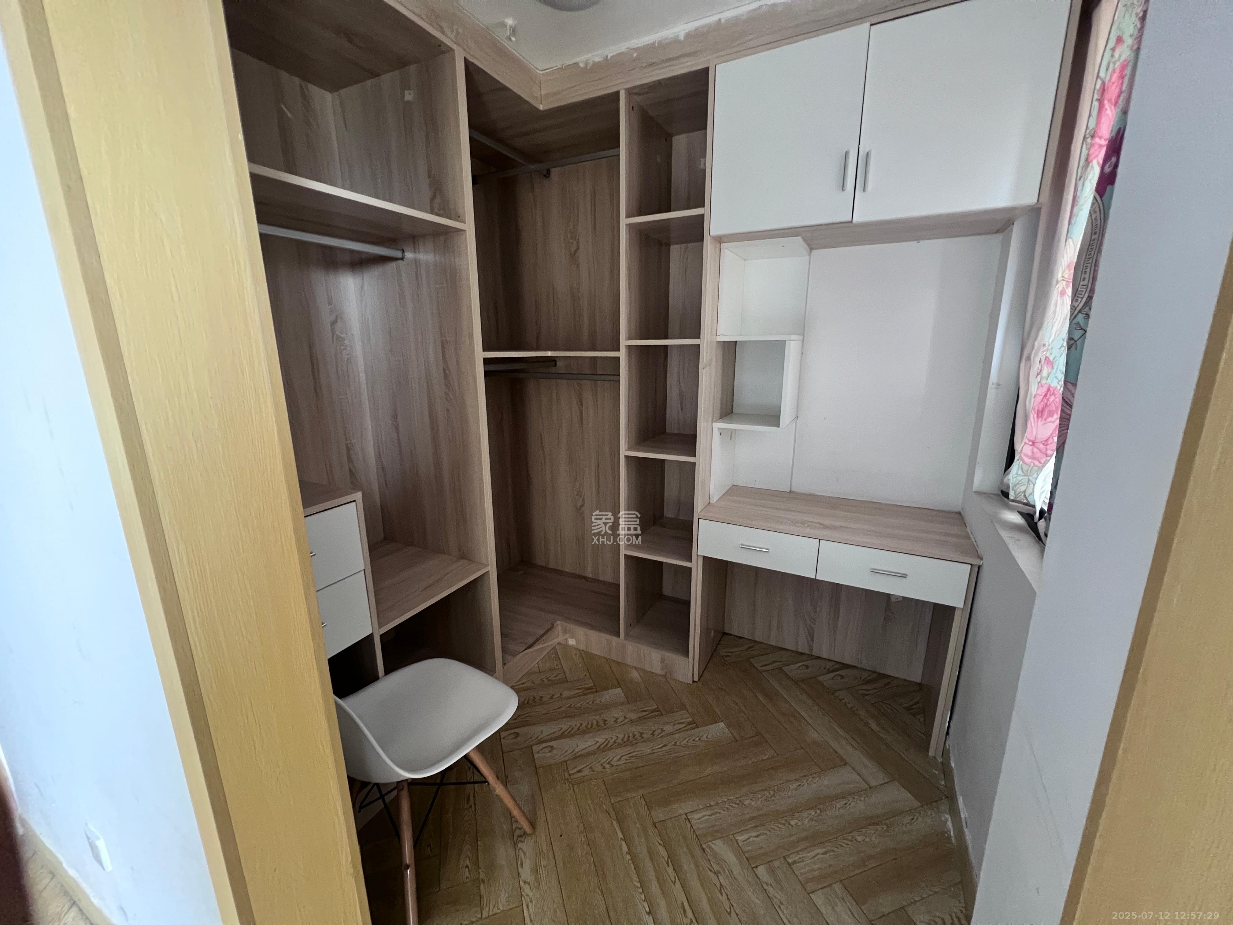 城市时光  1室1厅1卫   1200.00元/月室内图