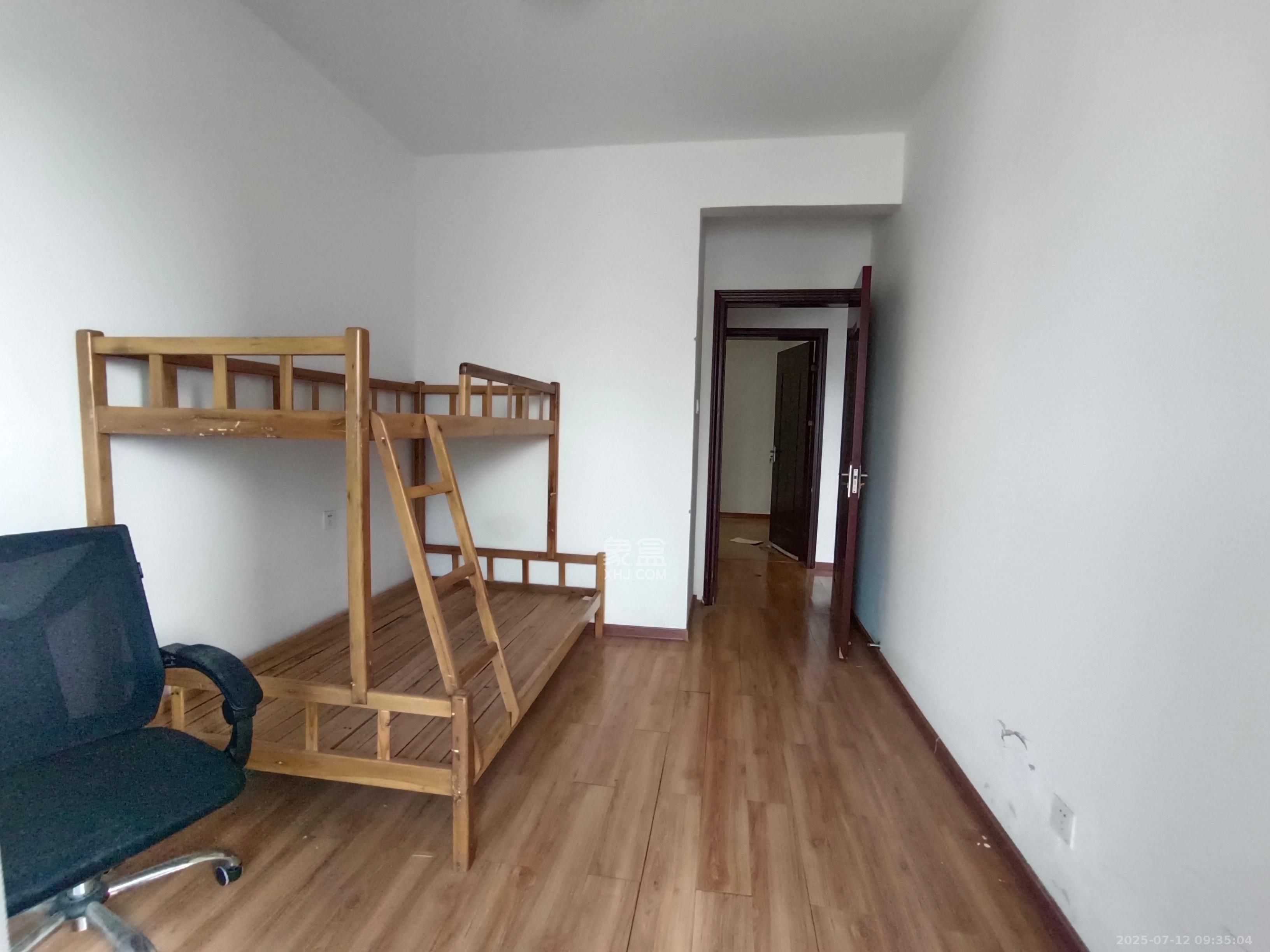 八方小区C区  3室2厅2卫   3600.00元/月室内图