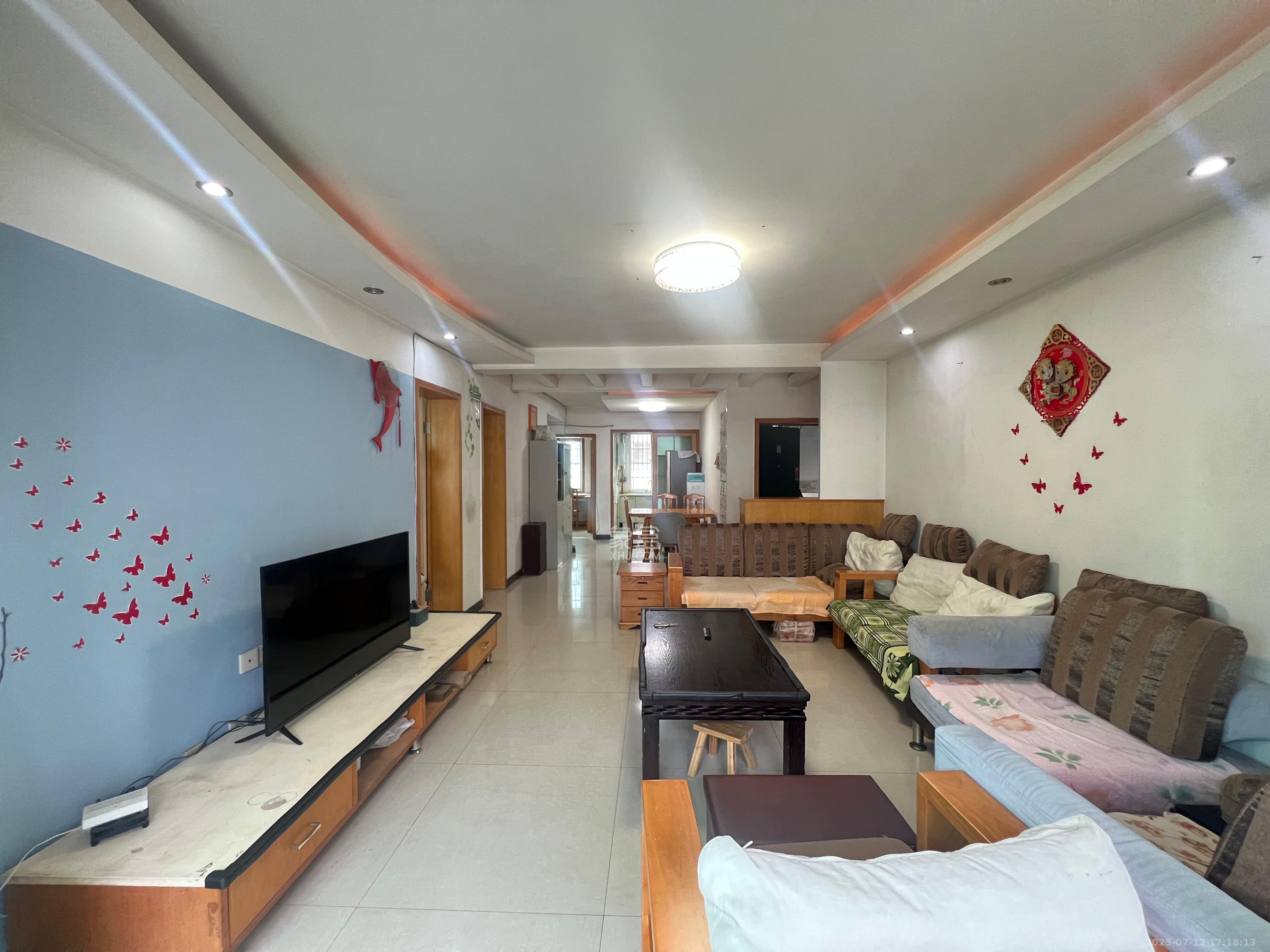 恩瑞麓山名园(龙王港小区) 3室2厅2卫 2400.0元/月 恩瑞麓山名园(龙王港小区) 3室2厅2卫 2400.0元/月室内图