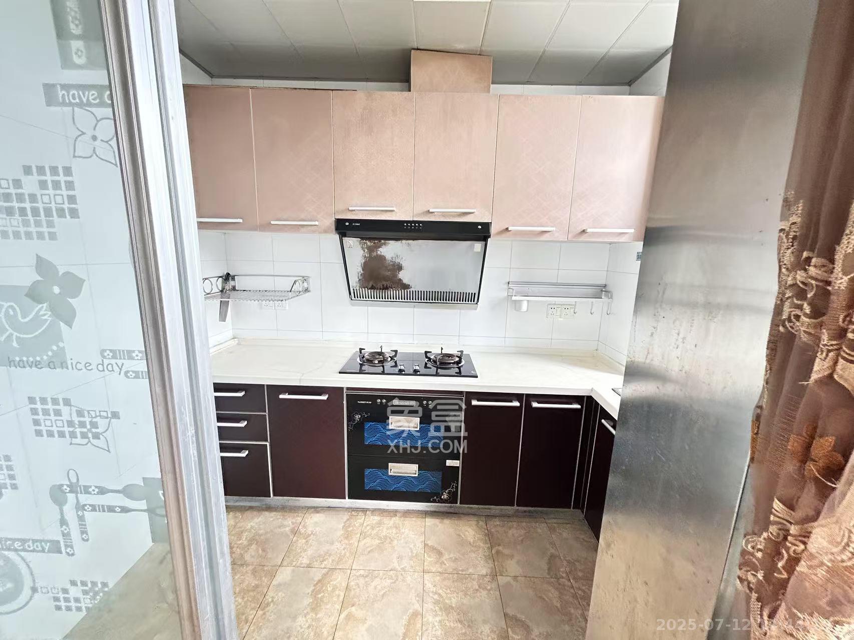 格兰小镇  3室2厅2卫    2000.0元/月 格兰小镇  3室2厅2卫    2000.0元/月室内图