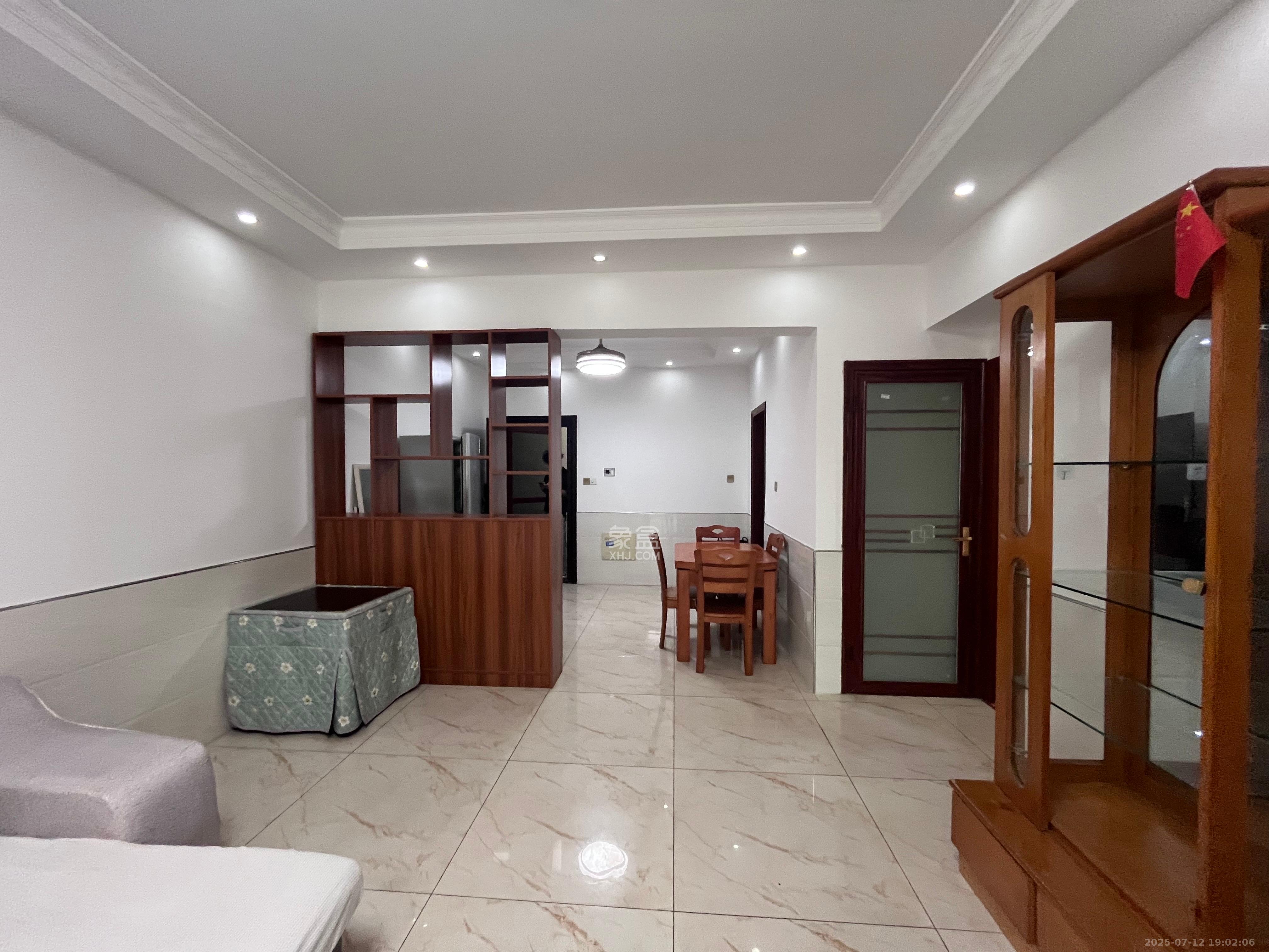 鄱阳佳郡 1室0厅0卫 2100.0元/月 鄱阳佳郡 1室0厅0卫 2100.0元/月室内图