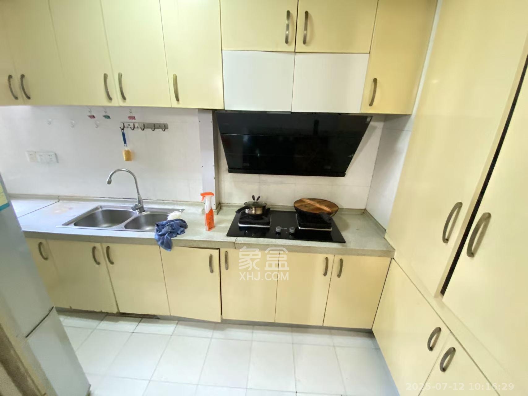 巧克力空间（建鸿达现代大厦）  2室2厅1卫   2200.00元/月室内图