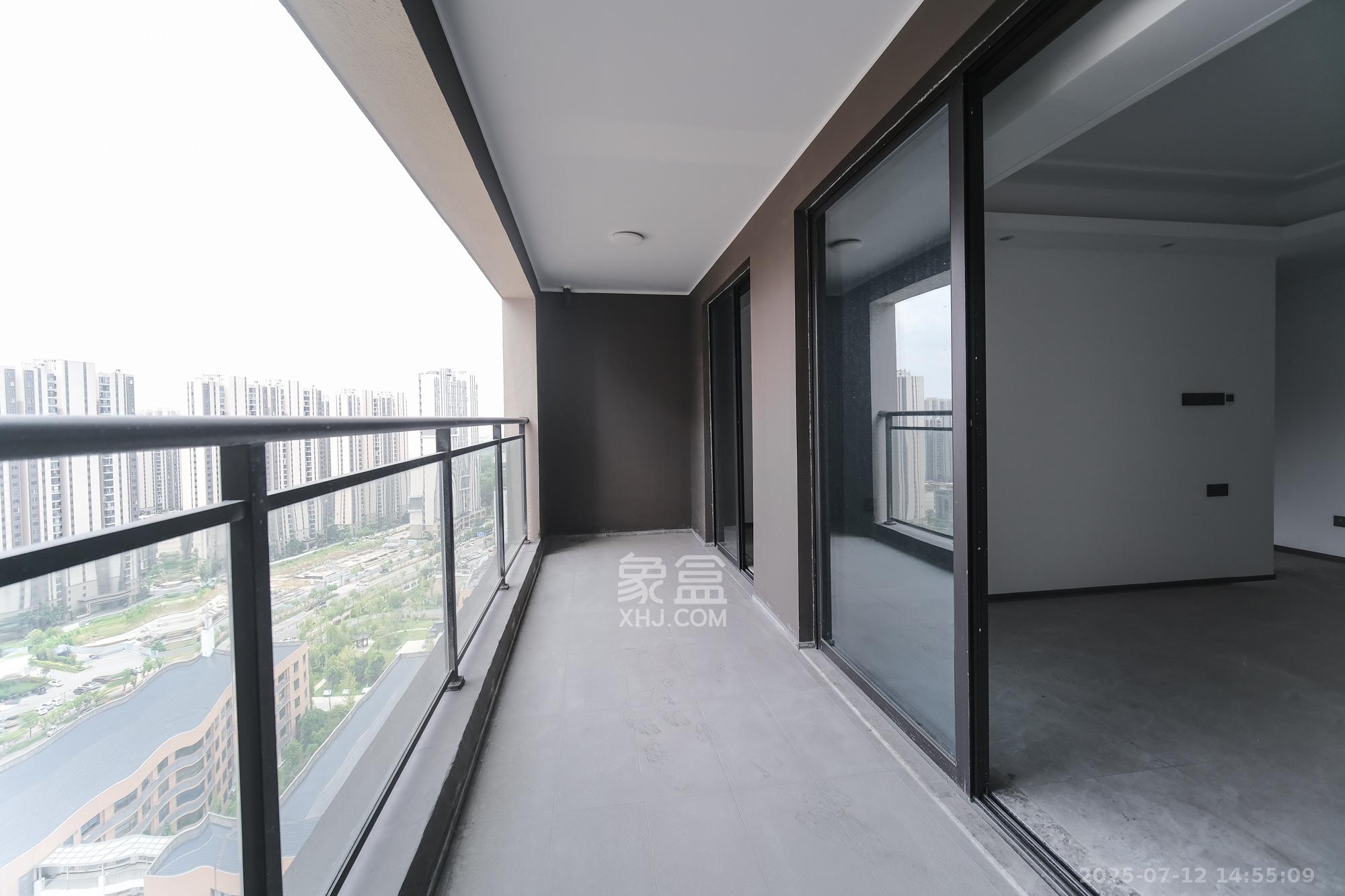 荣盛锦绣学府  3室2厅2卫    103.0万 荣盛锦绣学府  3室2厅2卫    103.0万阳台