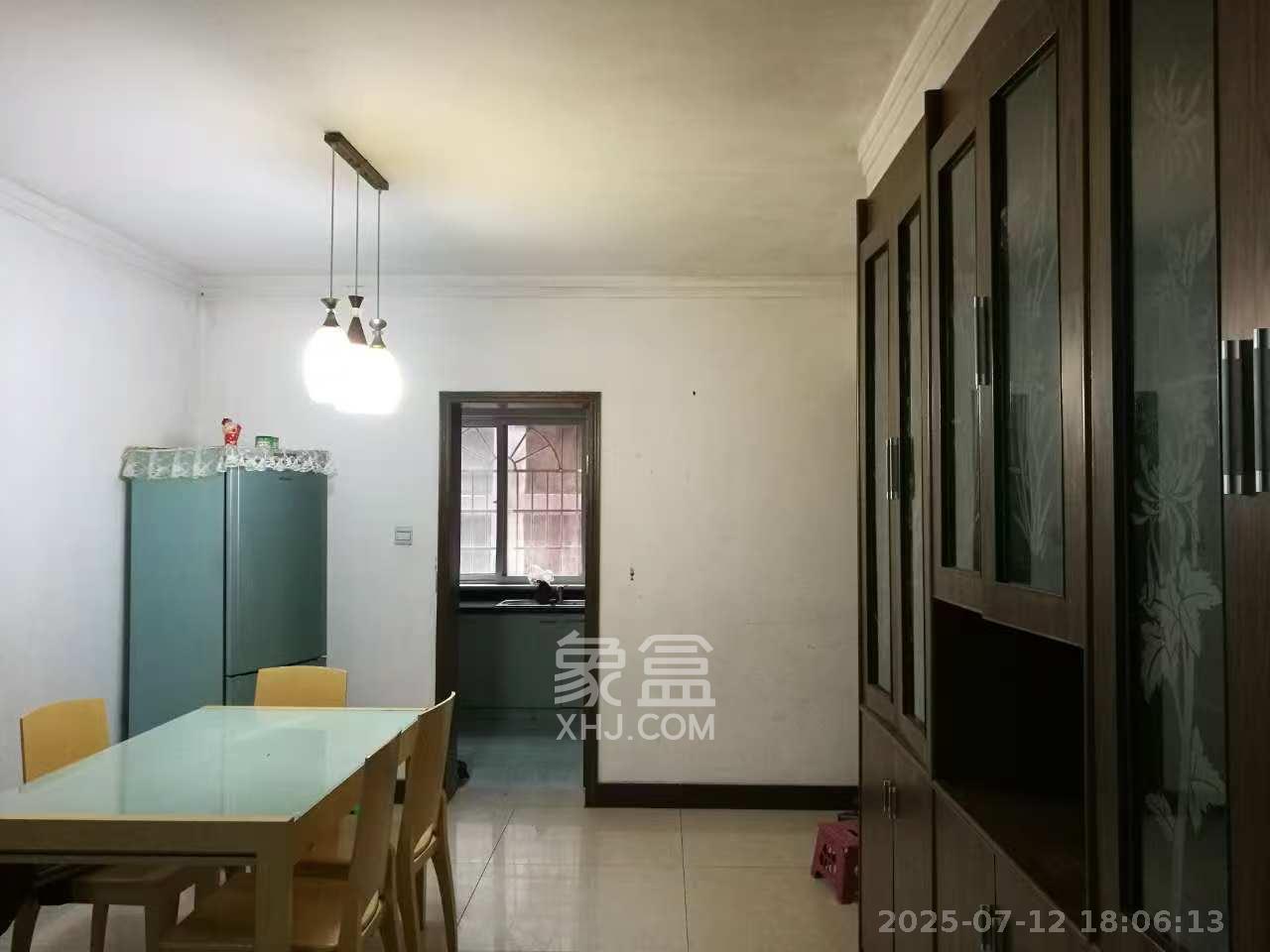 德馨园  3室2厅1卫    1800.0元/月室内图