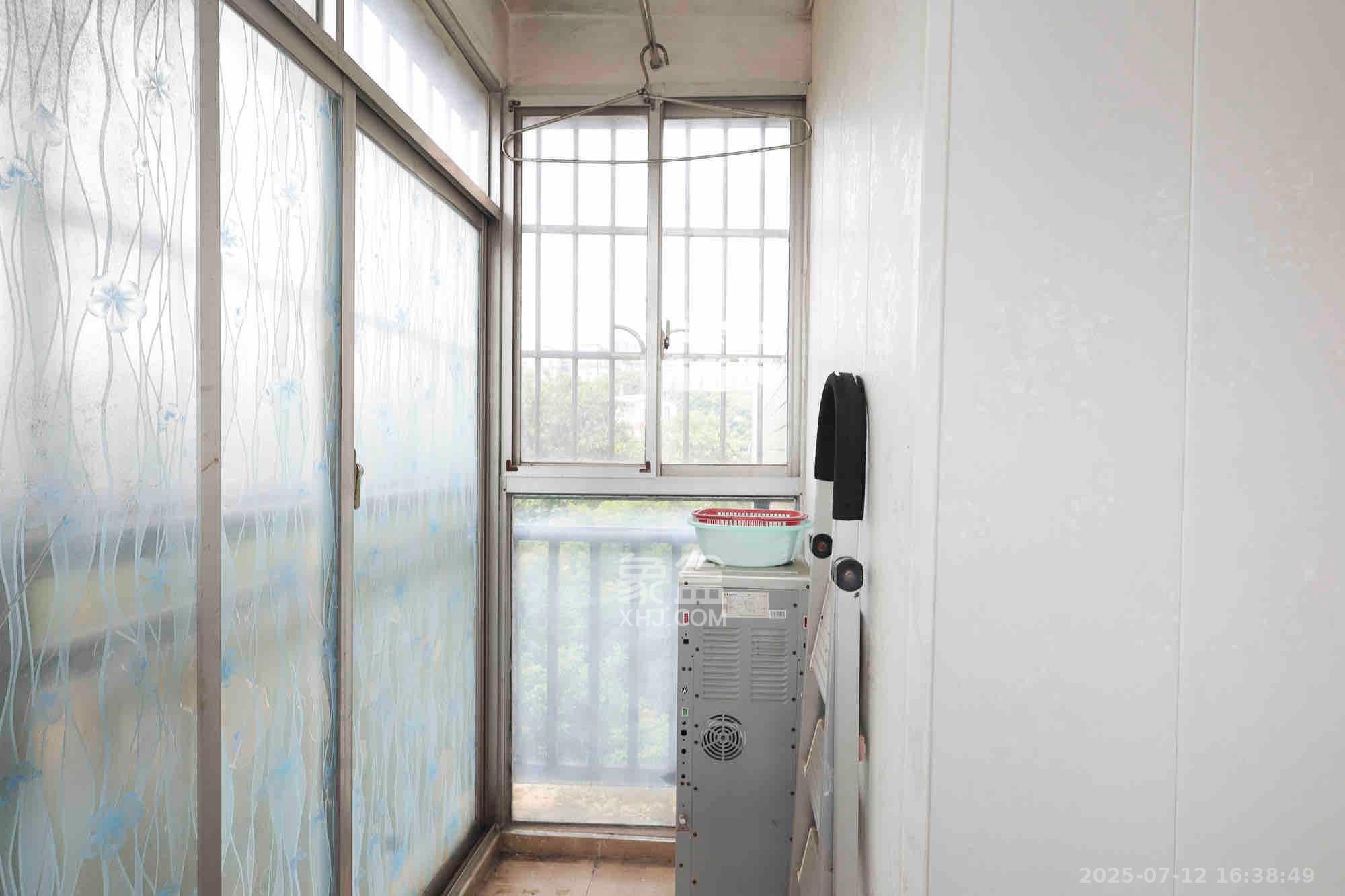 麓山国际实验学校教师公寓宿舍  4室2厅2卫   6200.00元/月室内图
