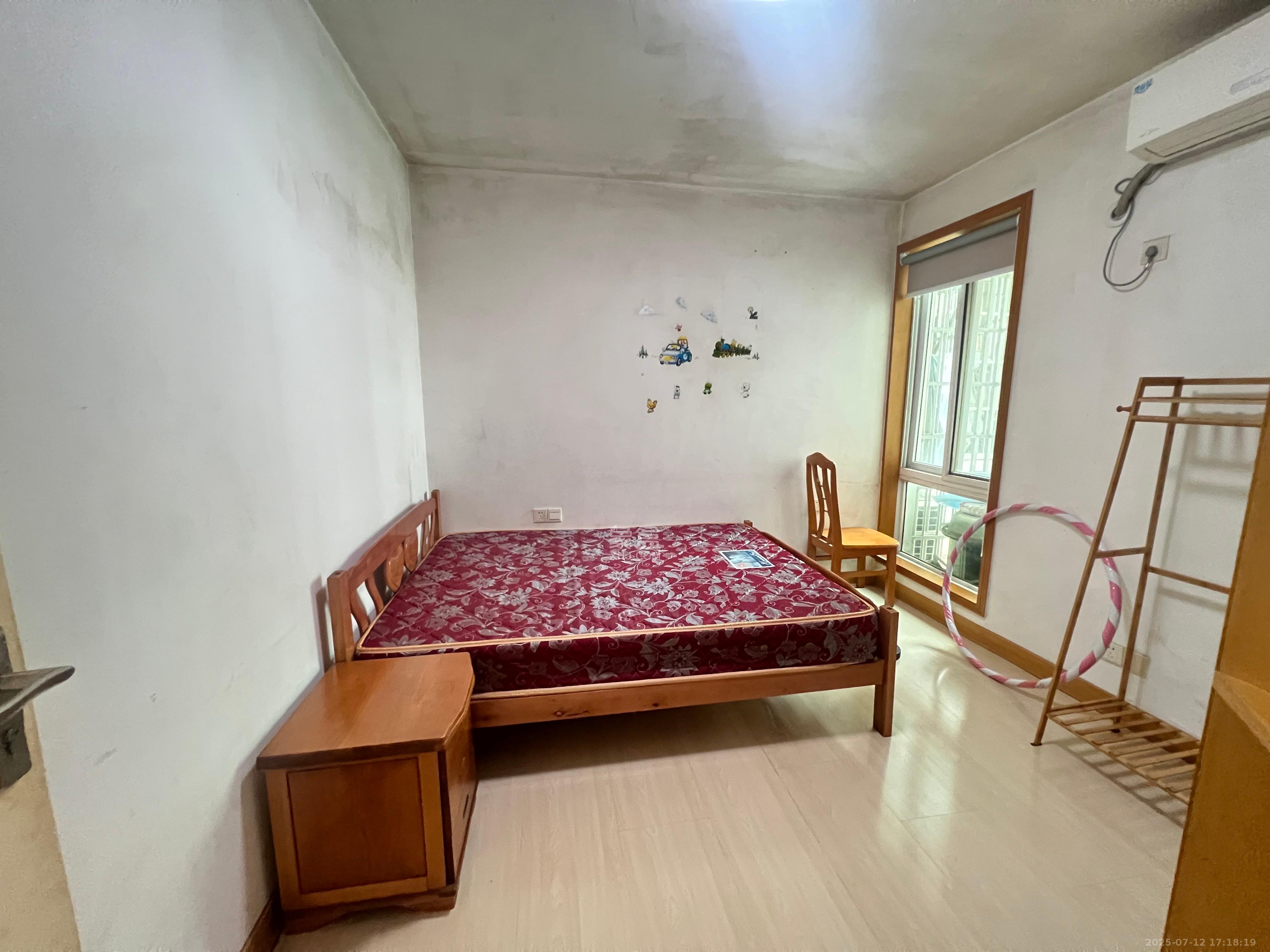 恩瑞麓山名园(龙王港小区) 3室2厅2卫 2400.0元/月 恩瑞麓山名园(龙王港小区) 3室2厅2卫 2400.0元/月室内图