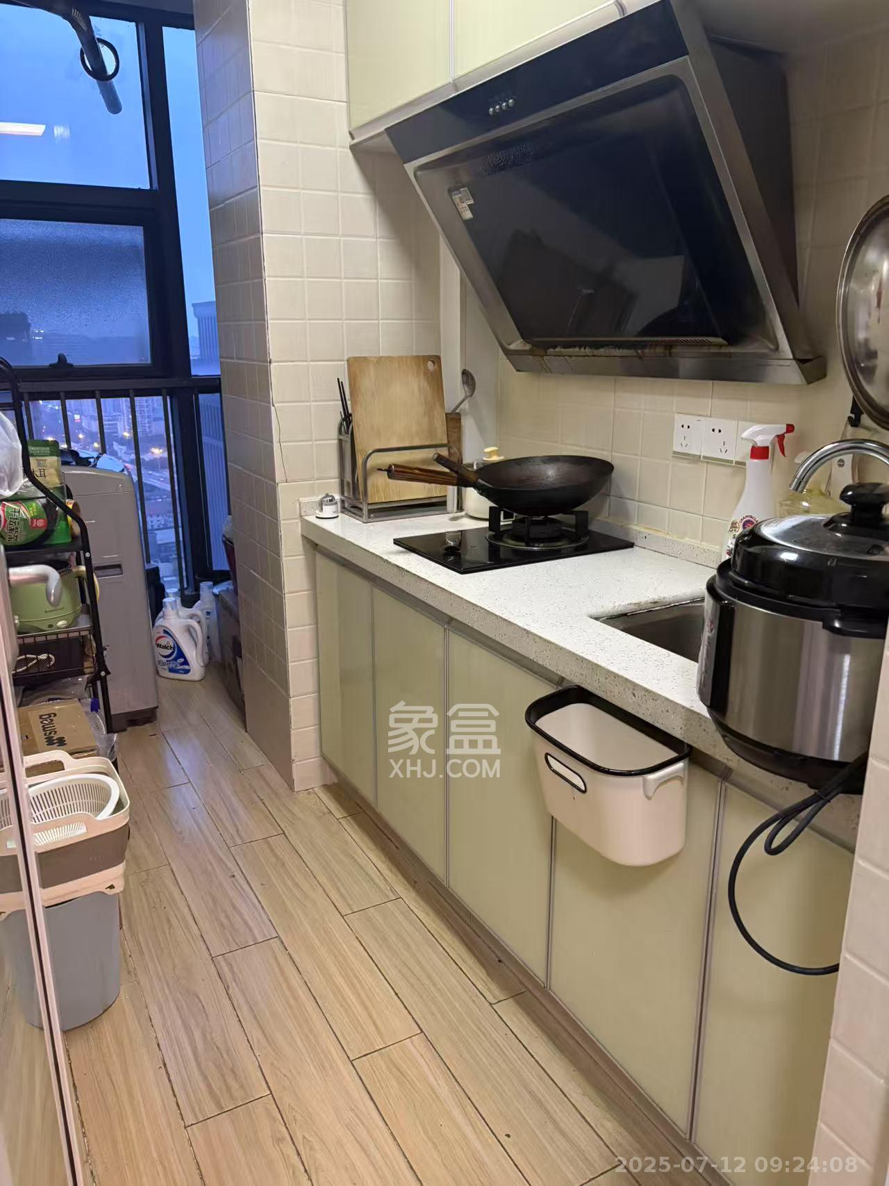 第六都（陆都小区）  1室1厅1卫   1800.00元/月室内图