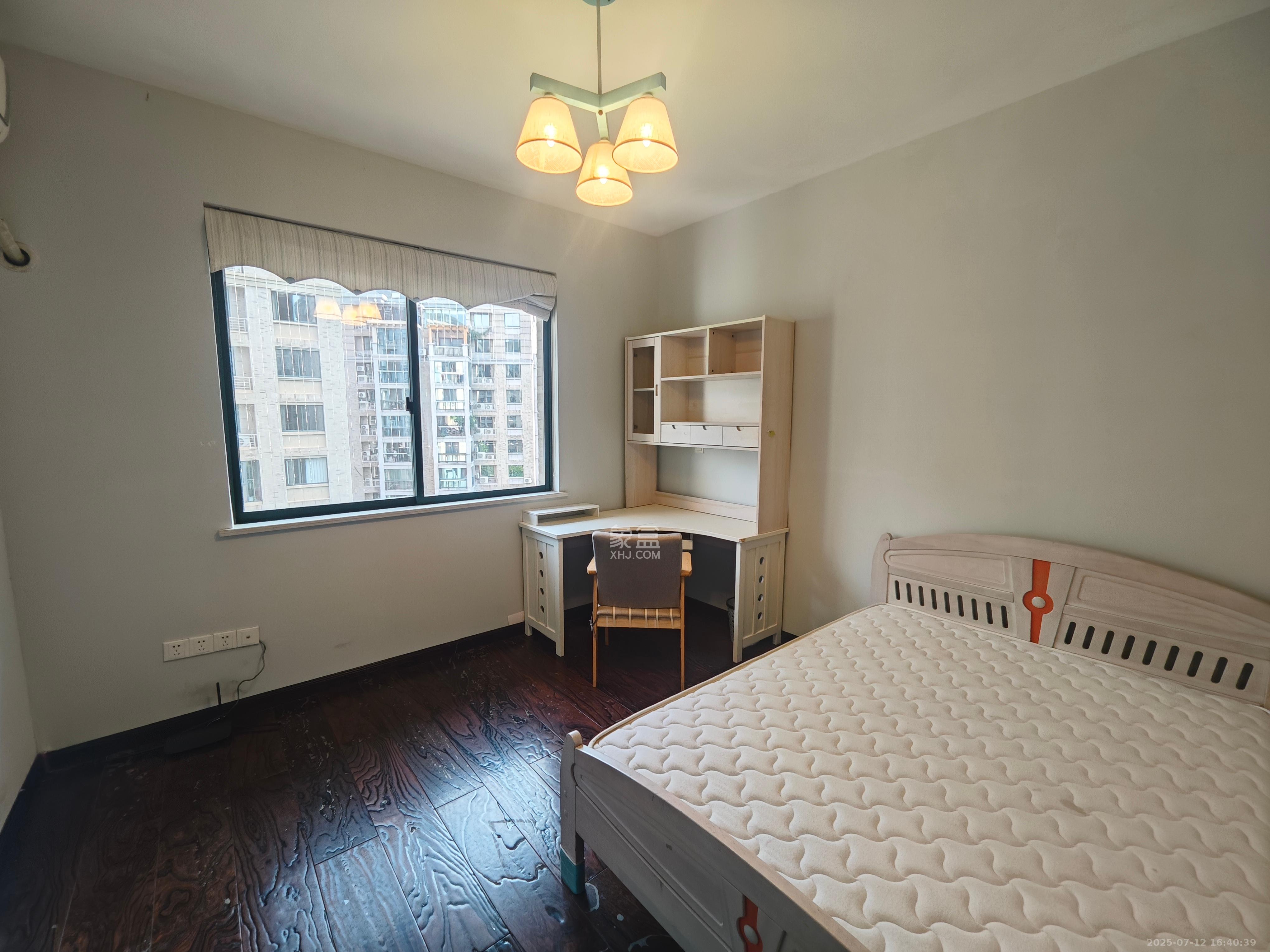 共和世家  3室2厅2卫    3500.0元/月 共和世家  3室2厅2卫    3500.0元/月室内图