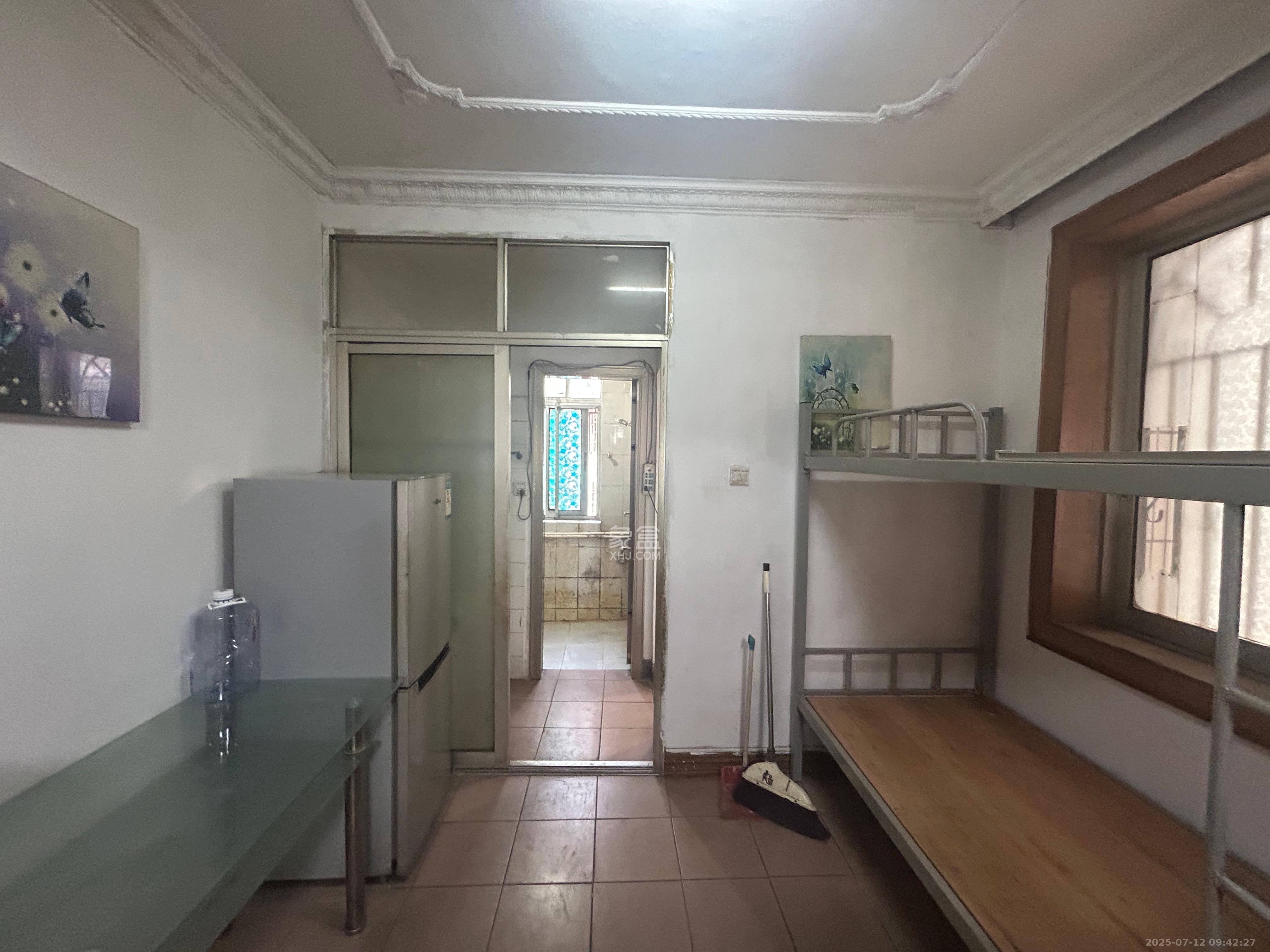 红花坡社区  3室2厅1卫    1200.0元/月室内图