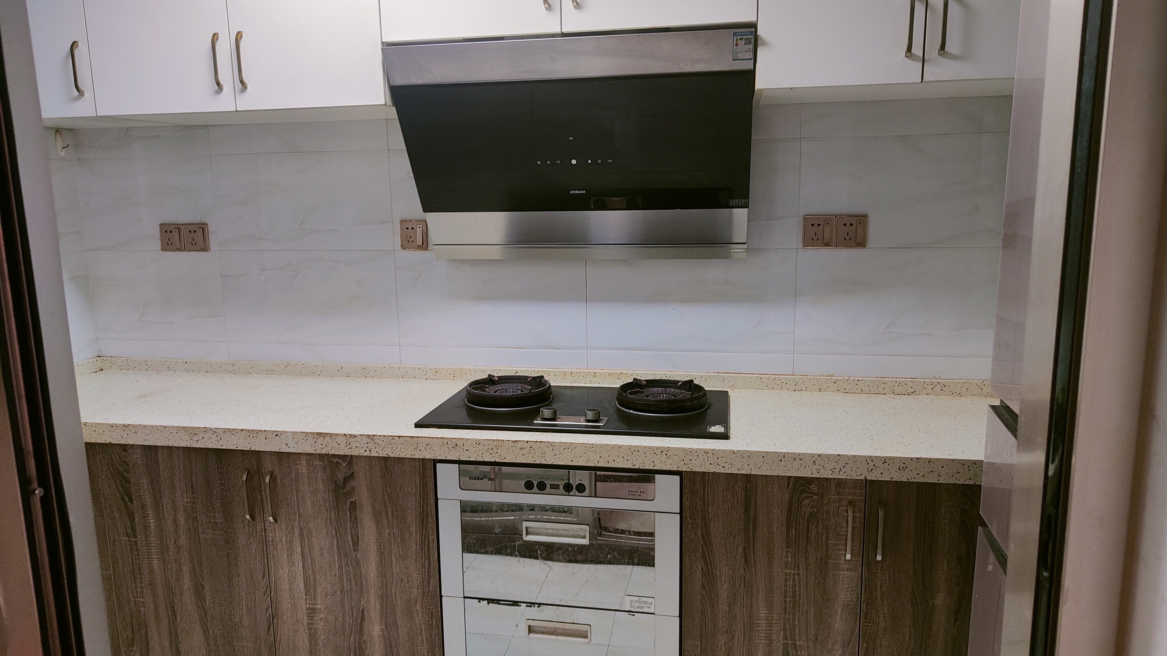 财富和园 2室2厅2卫 2000.0元/月 财富和园 2室2厅2卫 2000.0元/月室内图