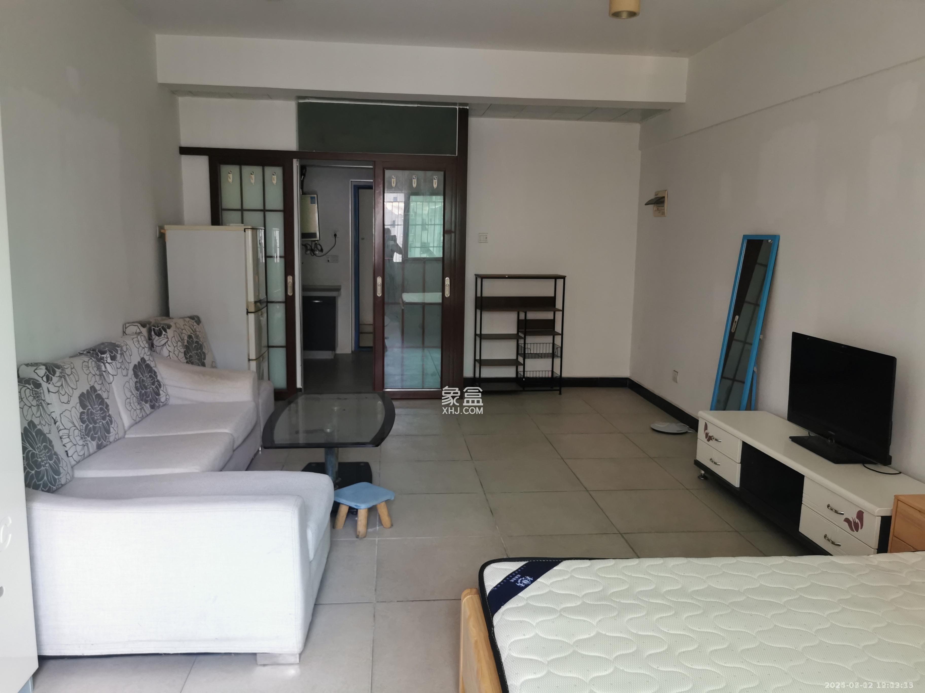 QQ生活馆 1室1厅1卫 1800.0元/月 QQ生活馆 1室1厅1卫 1800.0元/月室内图