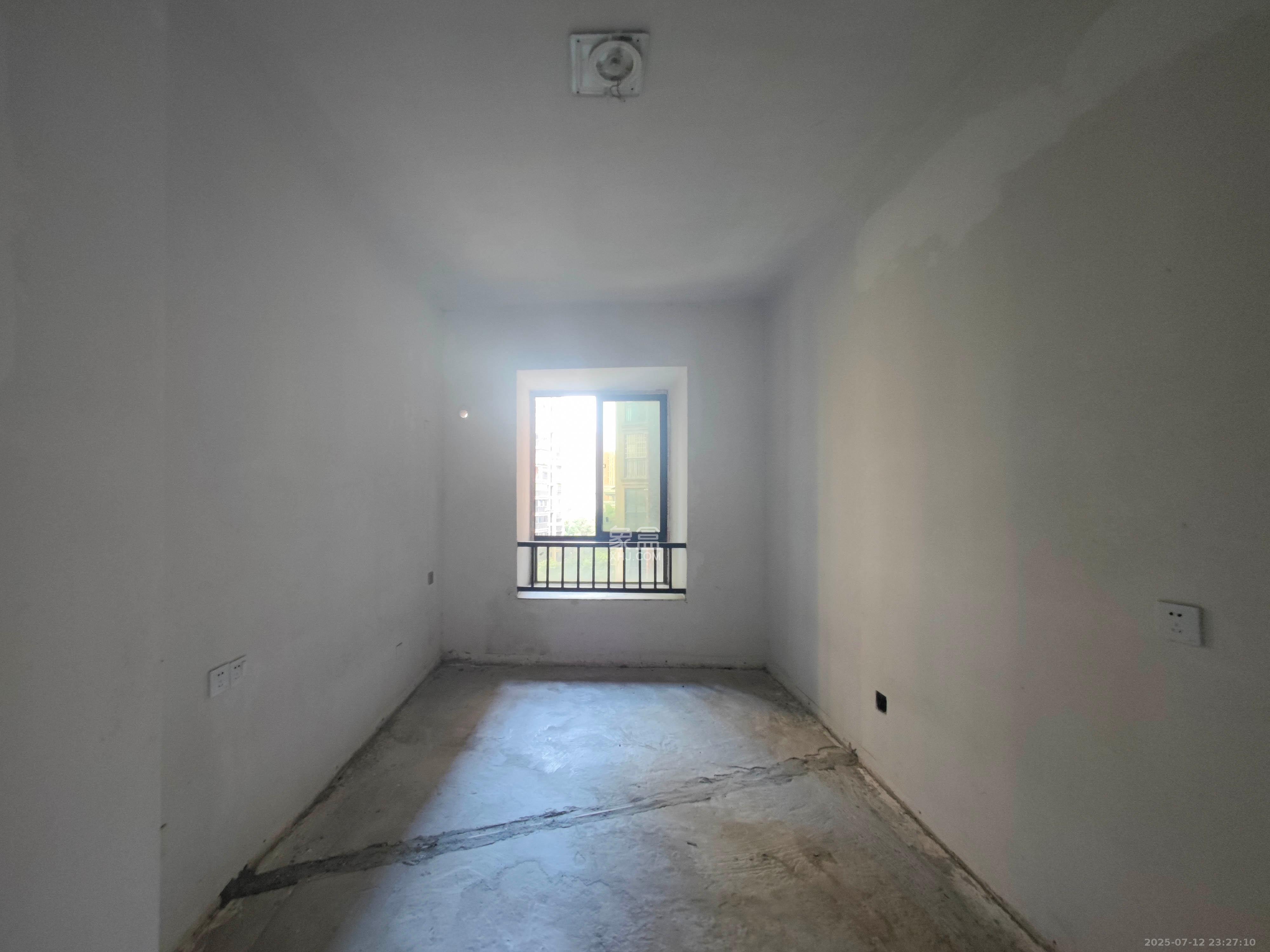 水岸天际(一期、二期) 3室2厅2卫 80.0万 水岸天际(一期、二期) 3室2厅2卫 80.0万卧室