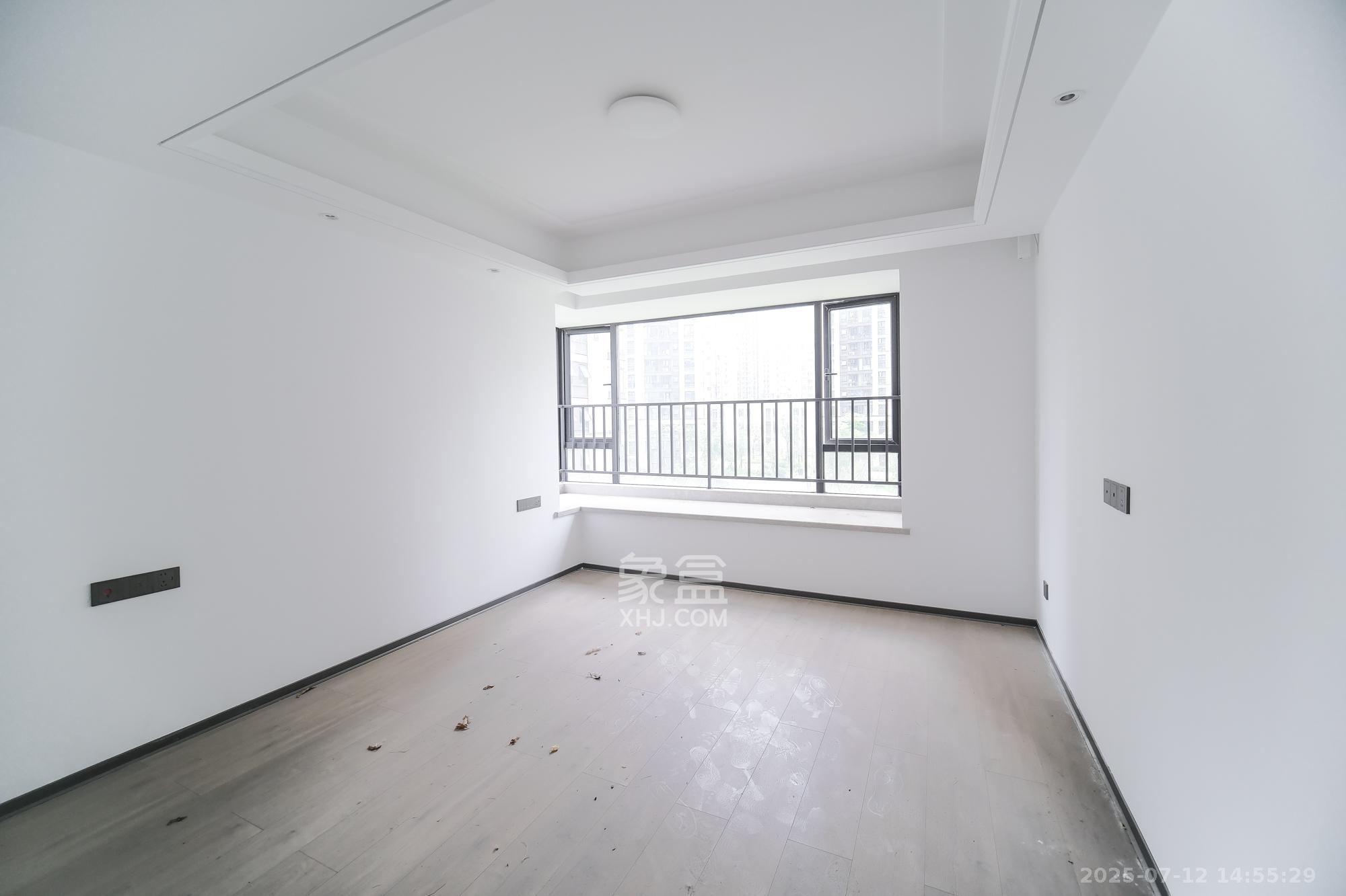 荣盛锦绣学府  4室2厅2卫    106.0万 荣盛锦绣学府  4室2厅2卫    106.0万卧室