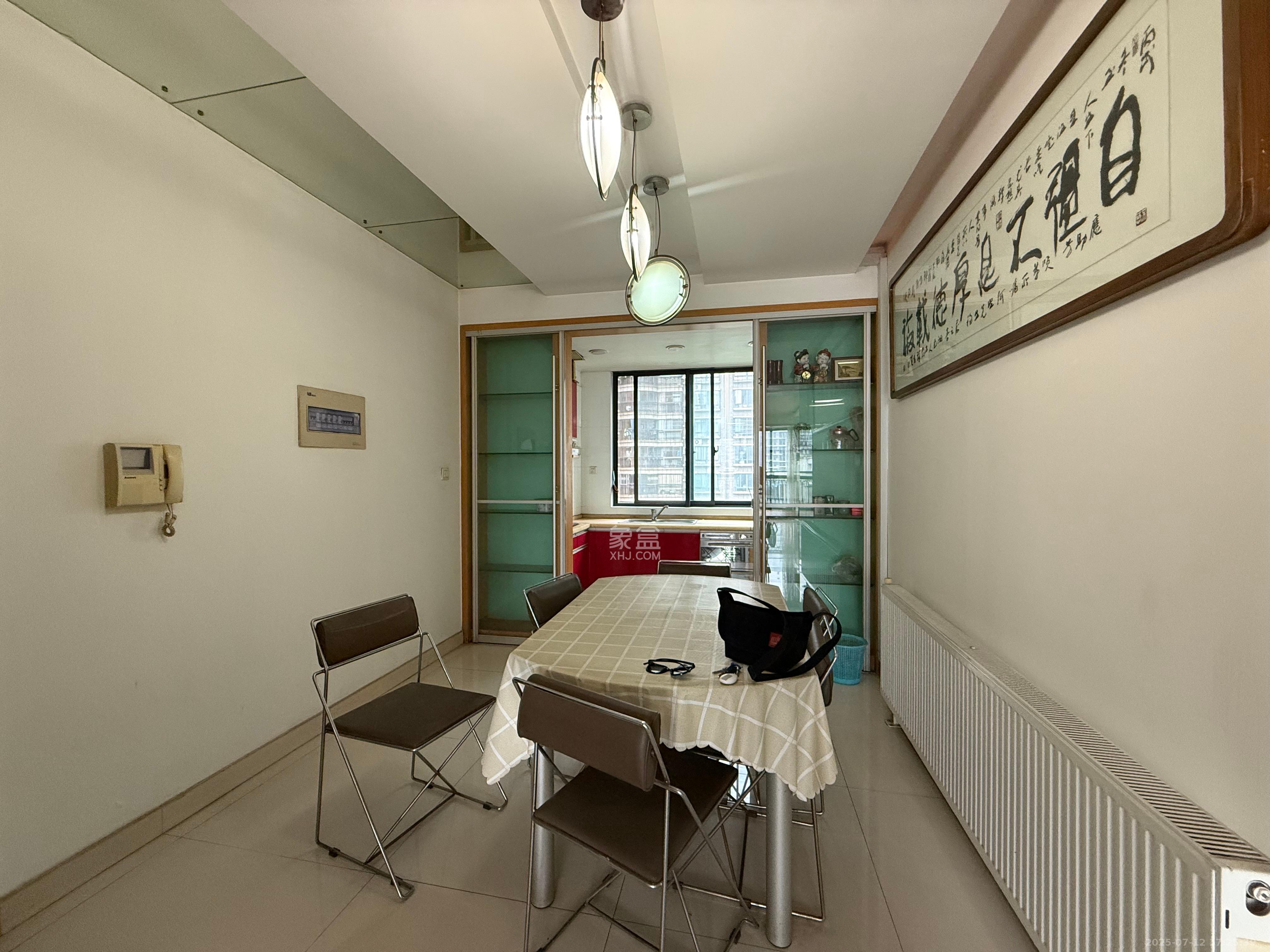 湘水一城(一期) 3室2厅2卫 2500.0元/月 湘水一城(一期) 3室2厅2卫 2500.0元/月室内图