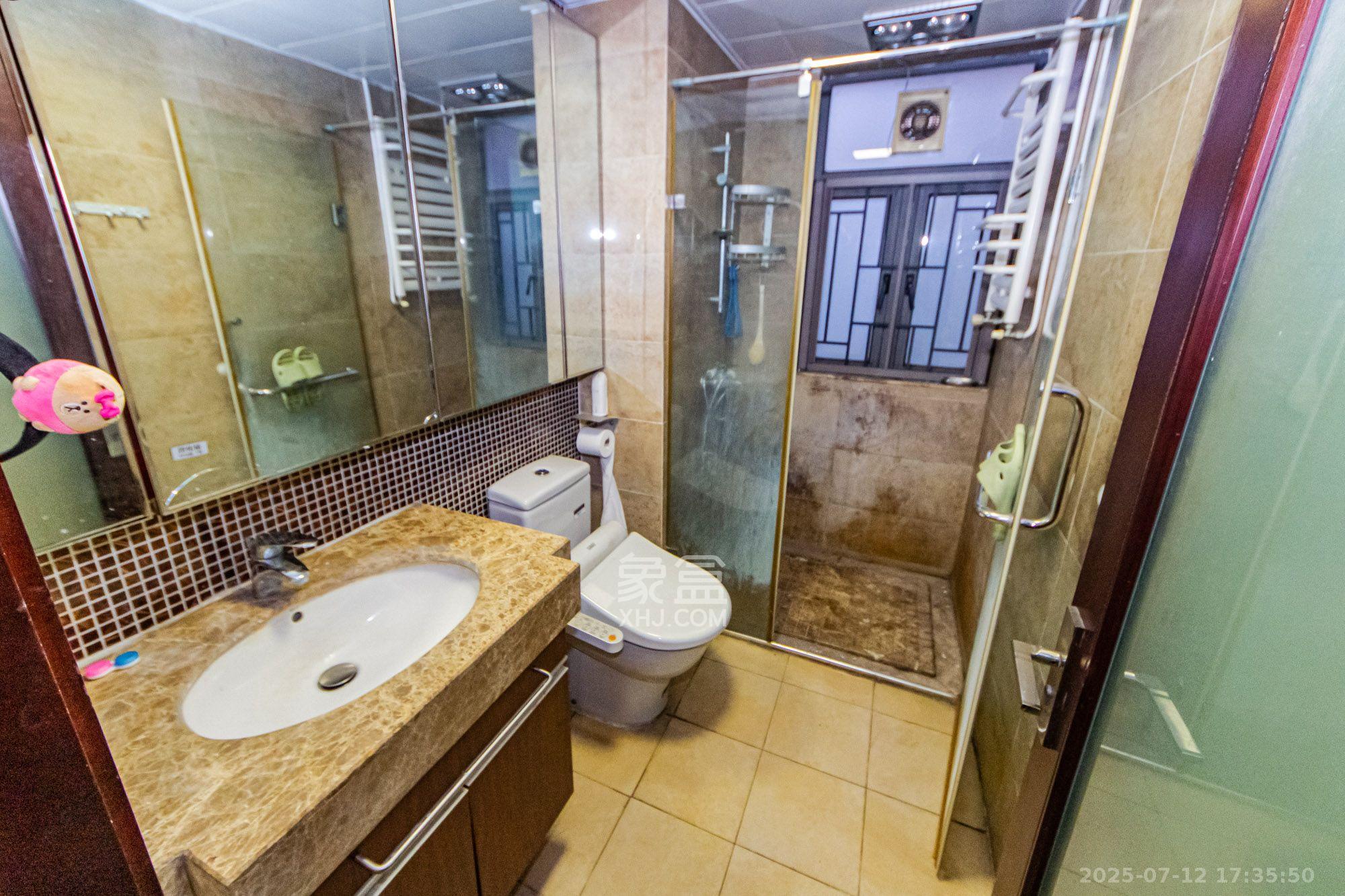 珠江花城三期锦鲤  4室2厅2卫    3600.0元/月 珠江花城三期锦鲤  4室2厅2卫    3600.0元/月室内图