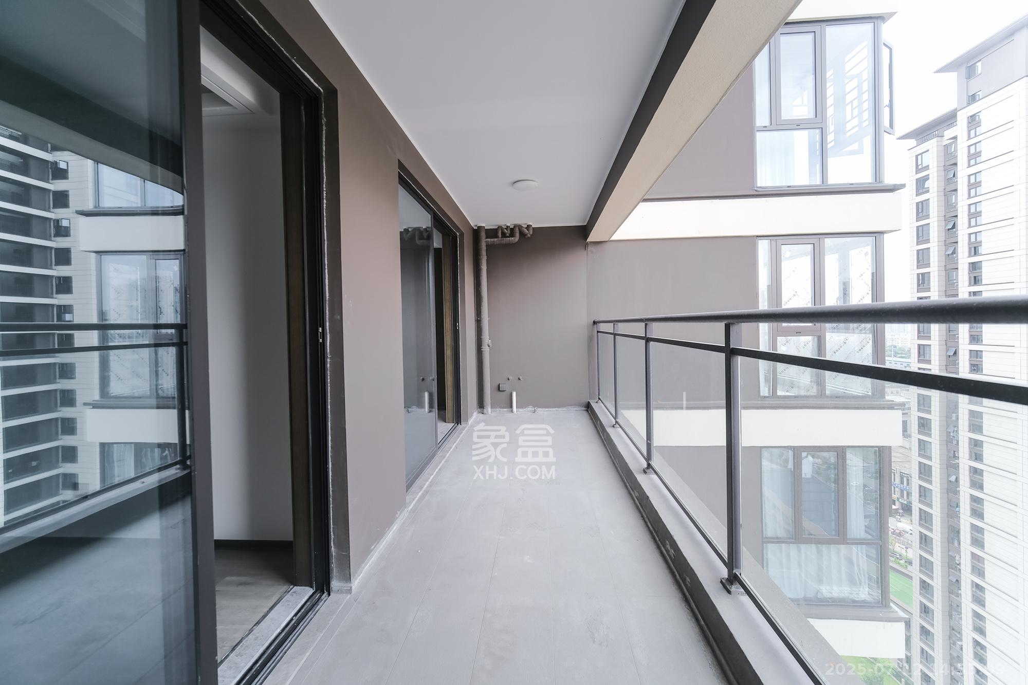 荣盛锦绣学府  3室2厅2卫    103.0万 荣盛锦绣学府  3室2厅2卫    103.0万阳台