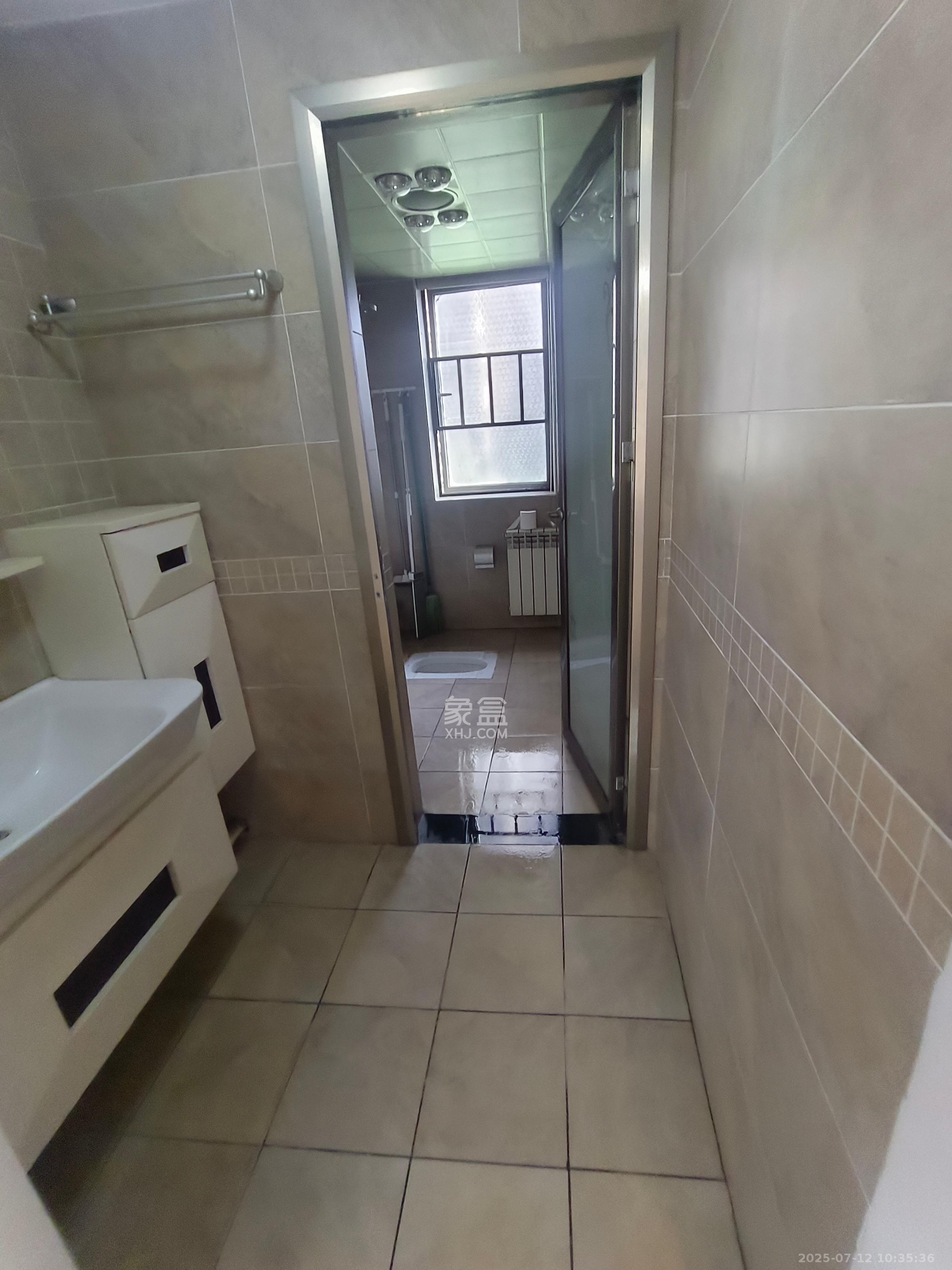 中国铁建国际城一期  4室2厅2卫    2300.0元/月 中国铁建国际城一期  4室2厅2卫    2300.0元/月室内图