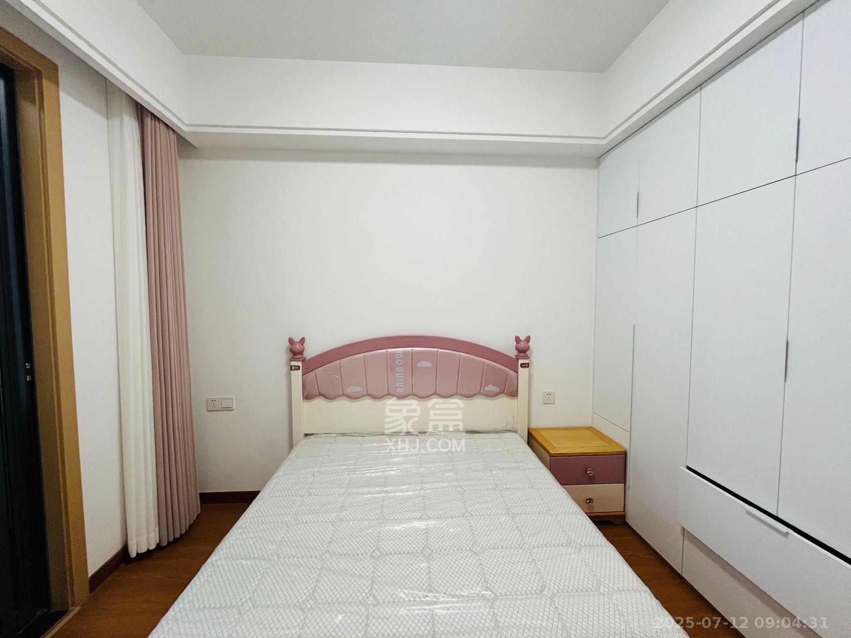 麓谷山湖郡  3室2厅2卫   3200.00元/月室内图