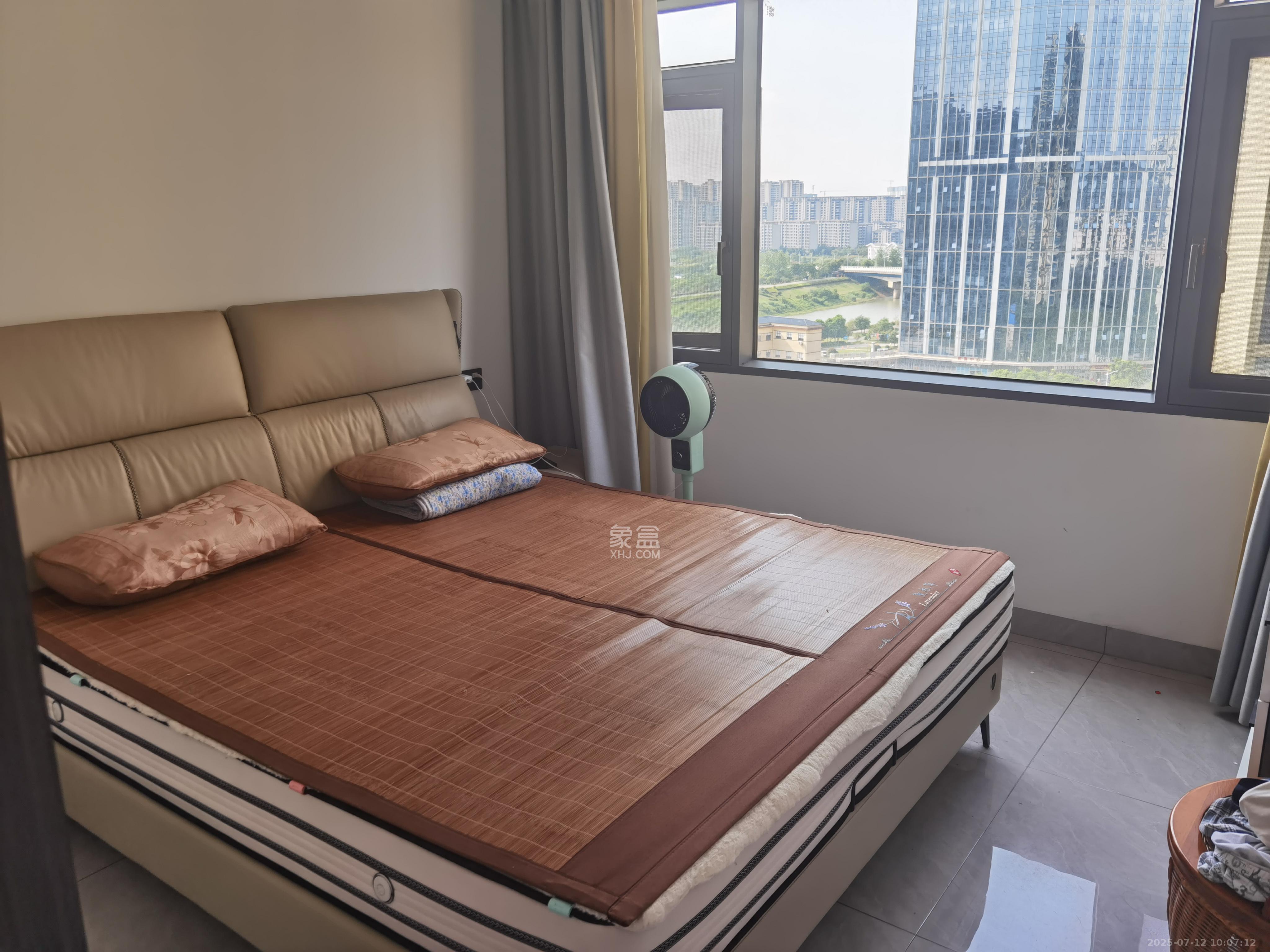 江山帝景雅典  3室2厅1卫   2200.00元/月室内图