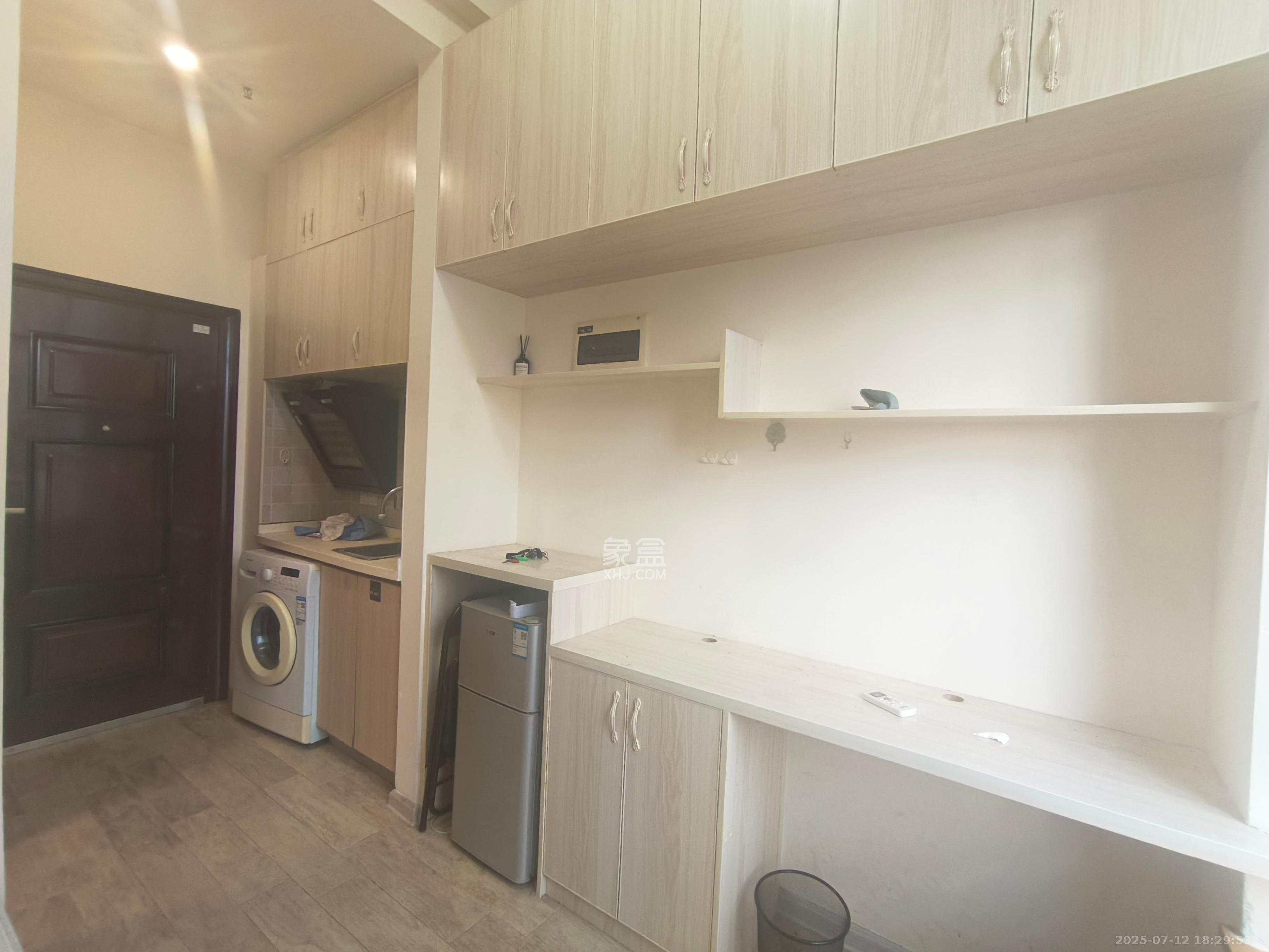 兰亭湾畔 1室1厅1卫 900.0元/月 兰亭湾畔 1室1厅1卫 900.0元/月室内图