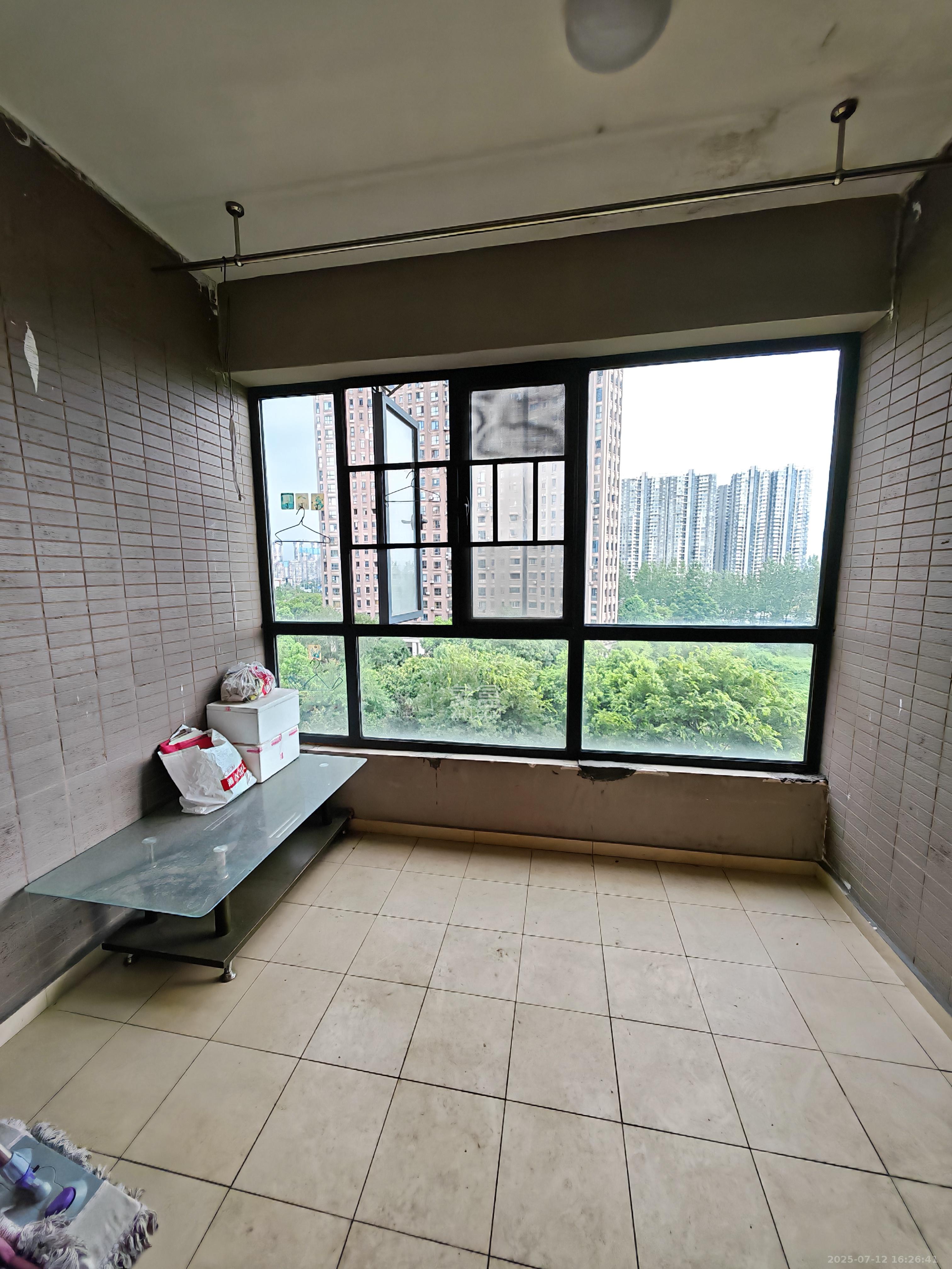 双湾国际（湘江御景花园）  2室2厅2卫   1800.00元/月室内图