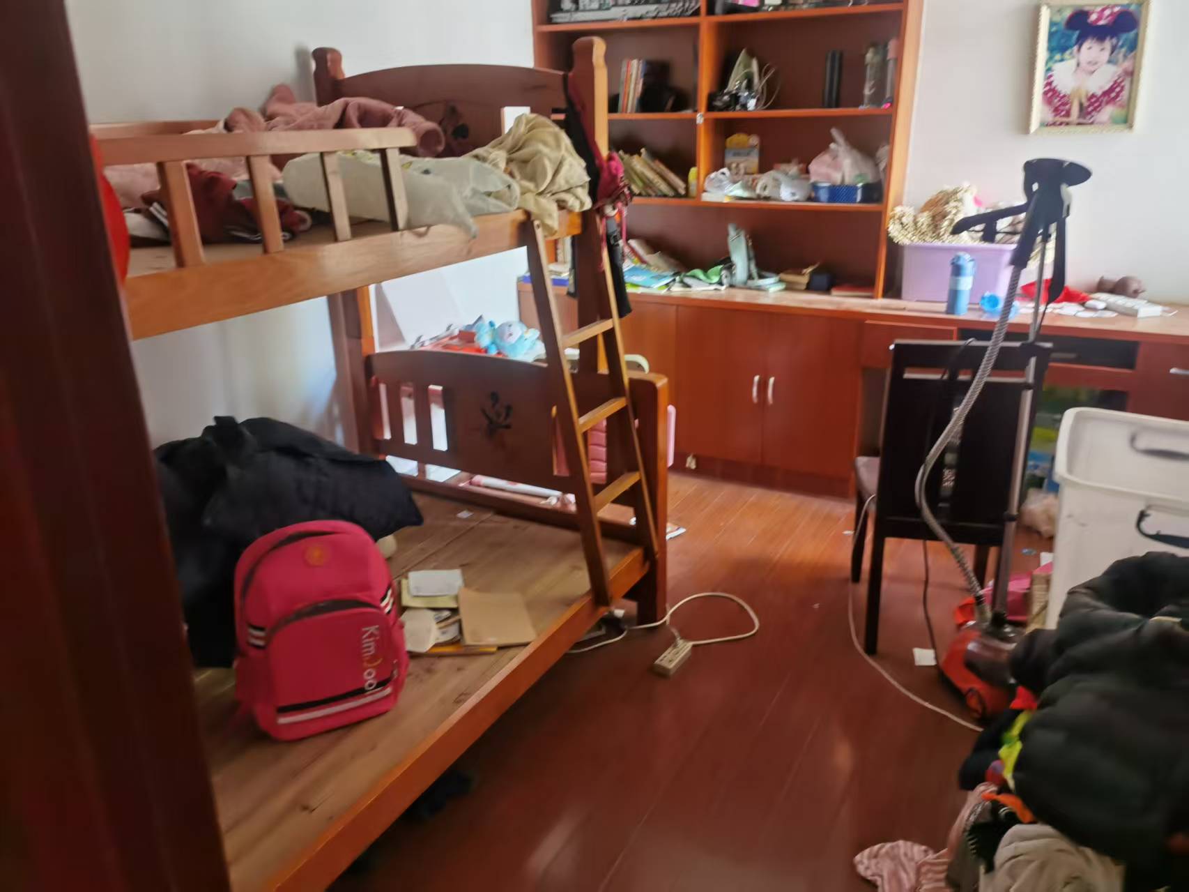 君悦华府  3室2厅2卫   72.80万卧室