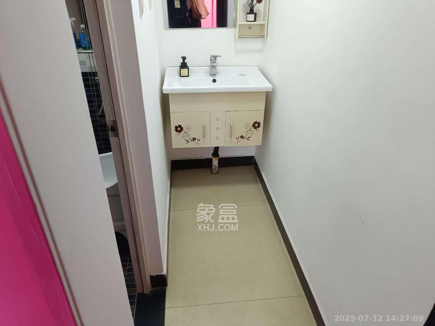 东城港   90.0㎡     3500.00元/月室内图