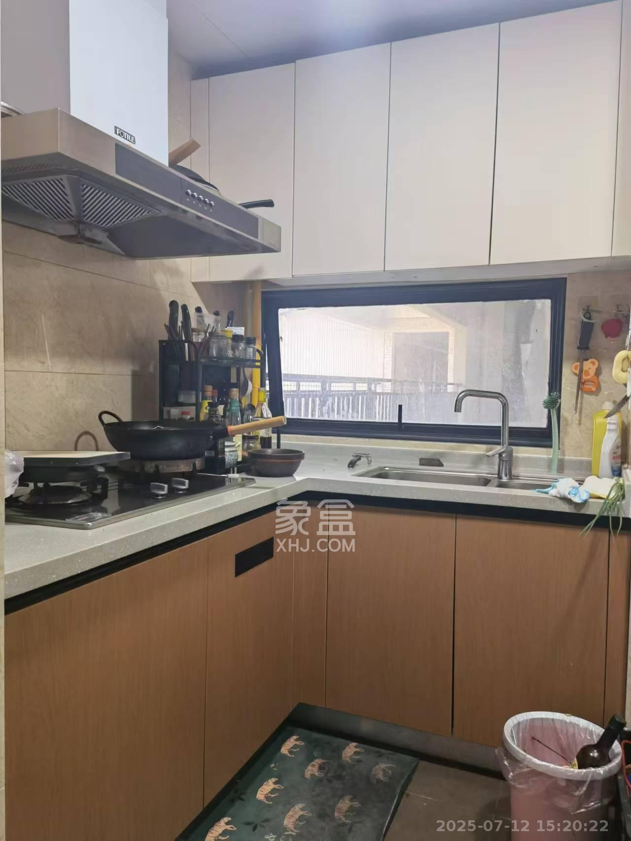 万科魅力之城  3室2厅2卫   2600.00元/月室内图