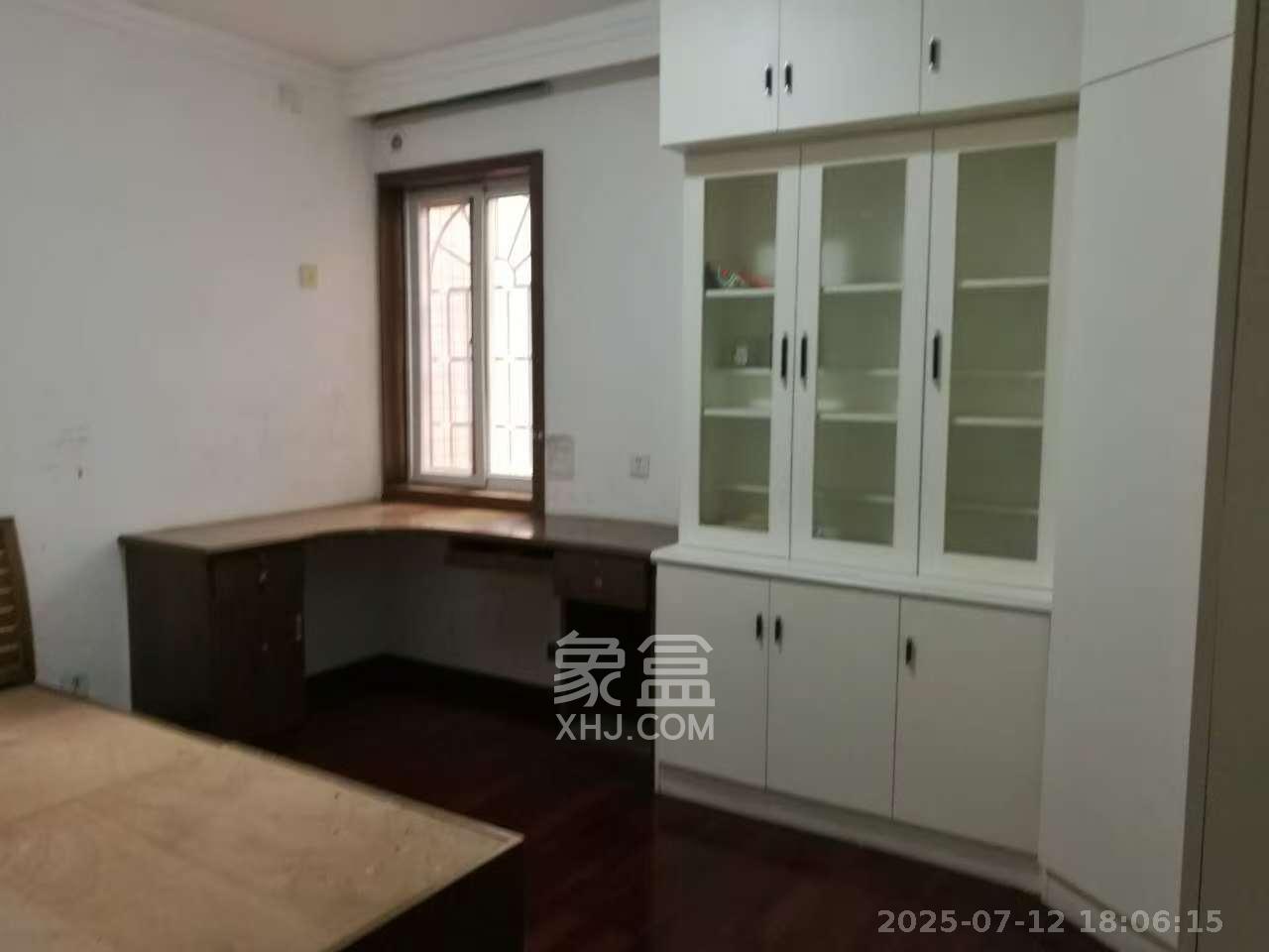 德馨园  3室2厅1卫    1800.0元/月室内图