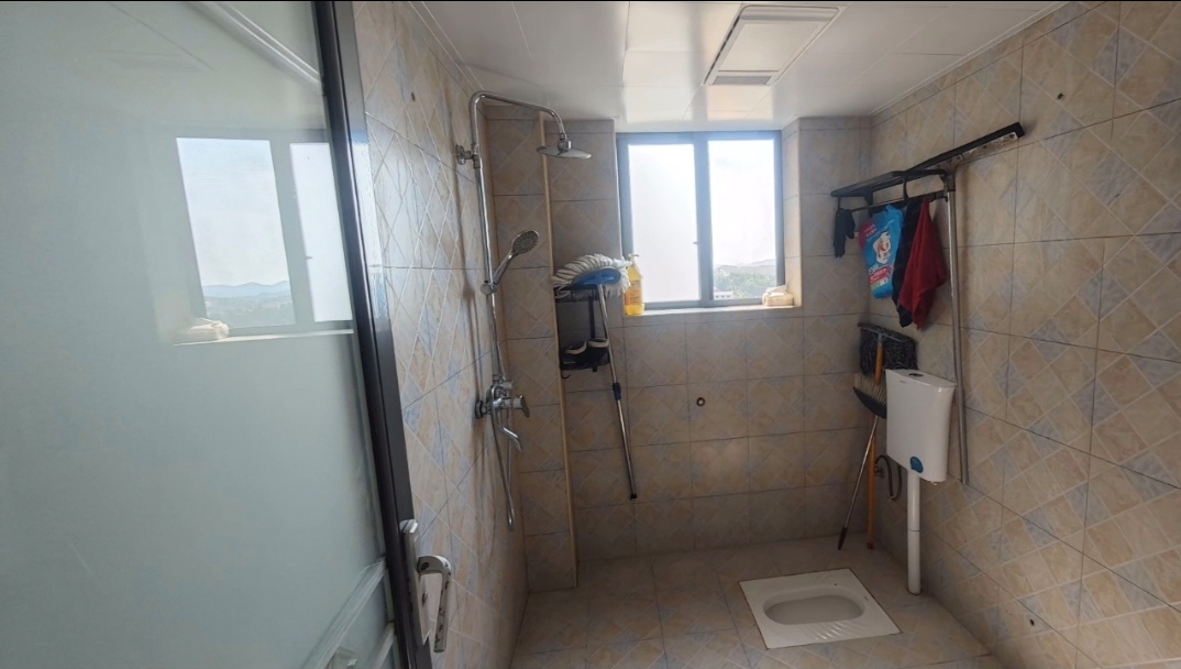 金信顺馨园  2室1厅1卫    30.8万 金信顺馨园  2室1厅1卫    30.8万客厅